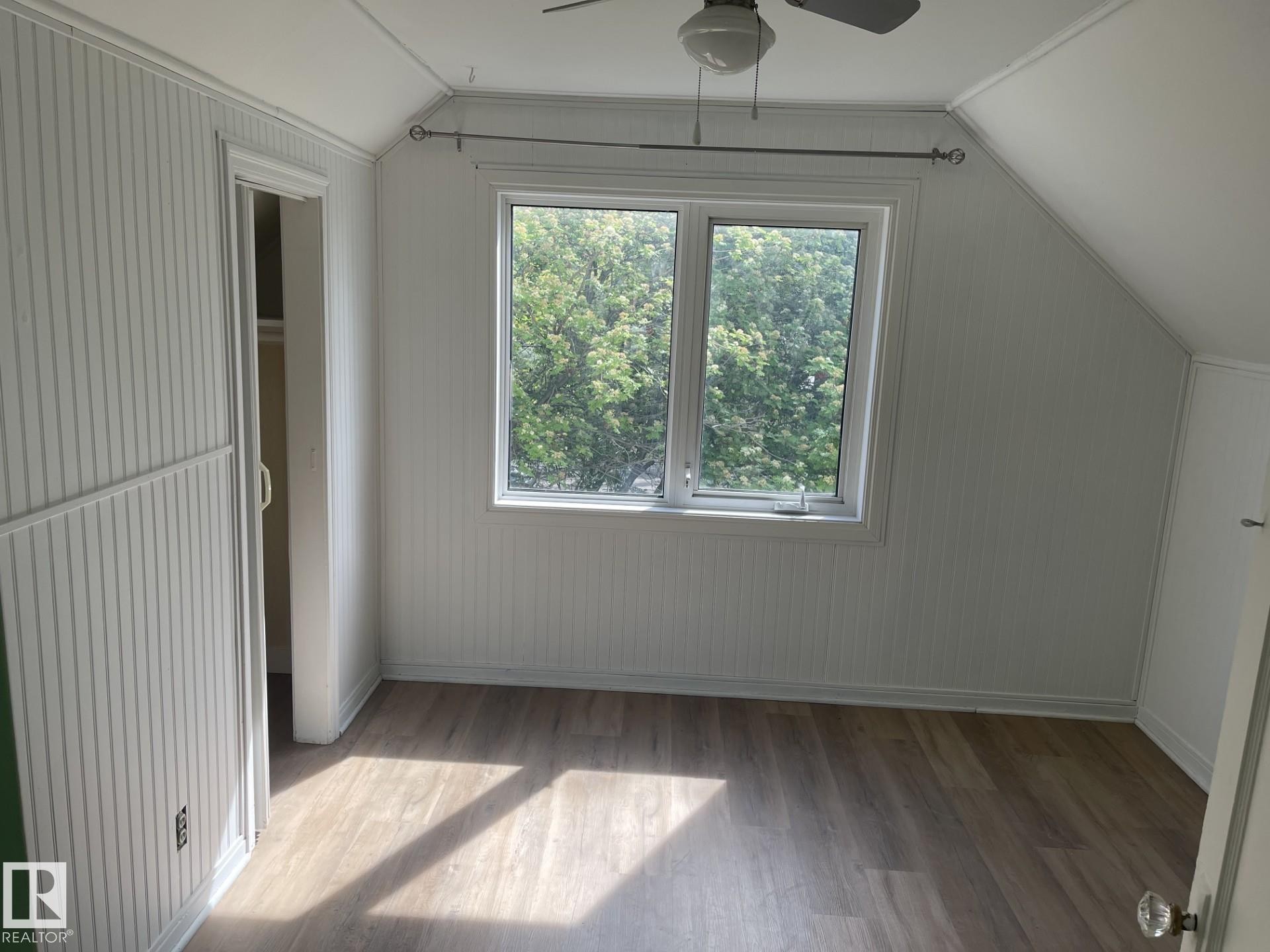 12202 105 Street, Edmonton, AB - Indoor Photo Showing Other Room