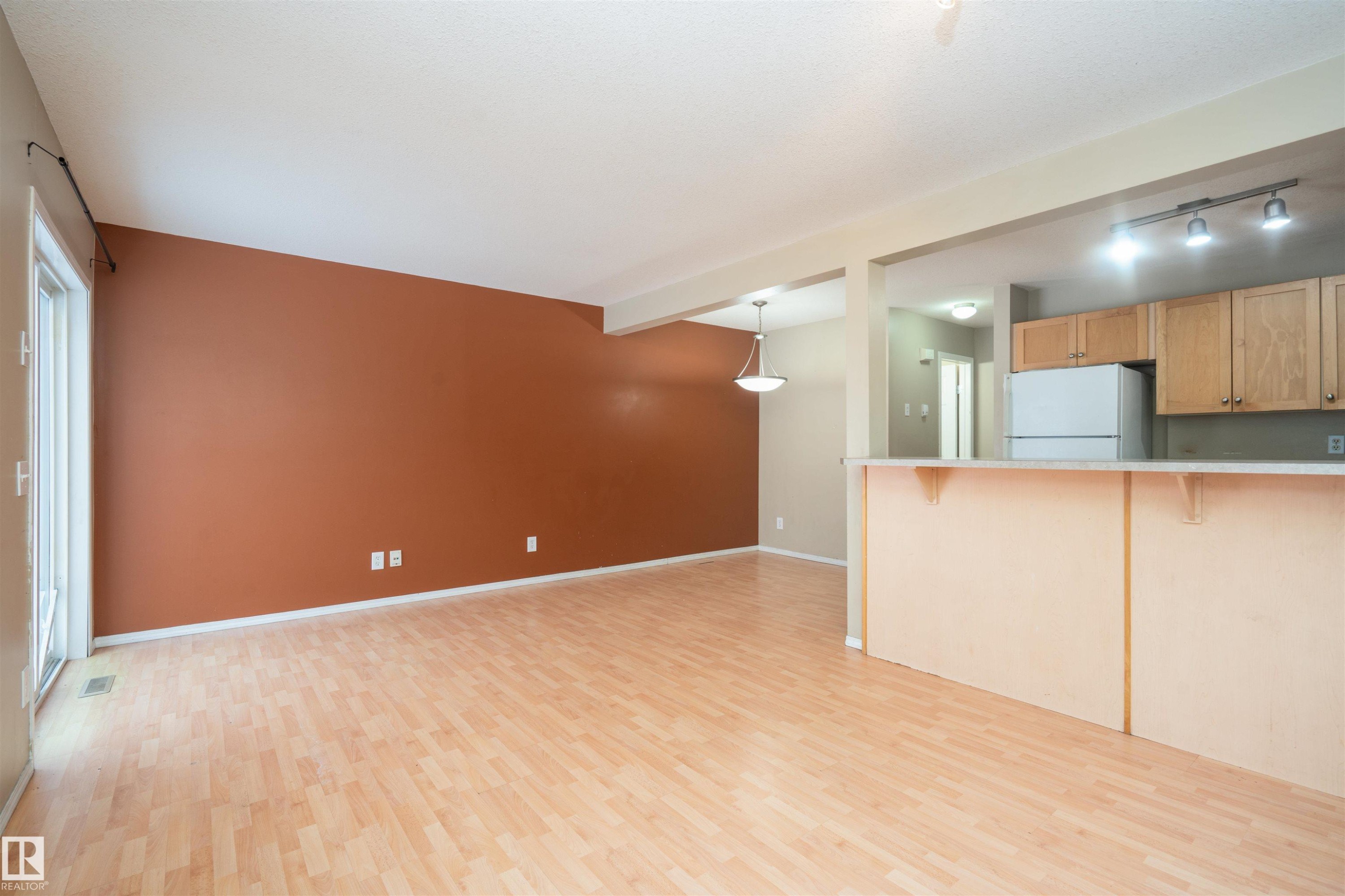111 230 Edwards Drive, Edmonton, AB - Indoor Photo Showing Kitchen