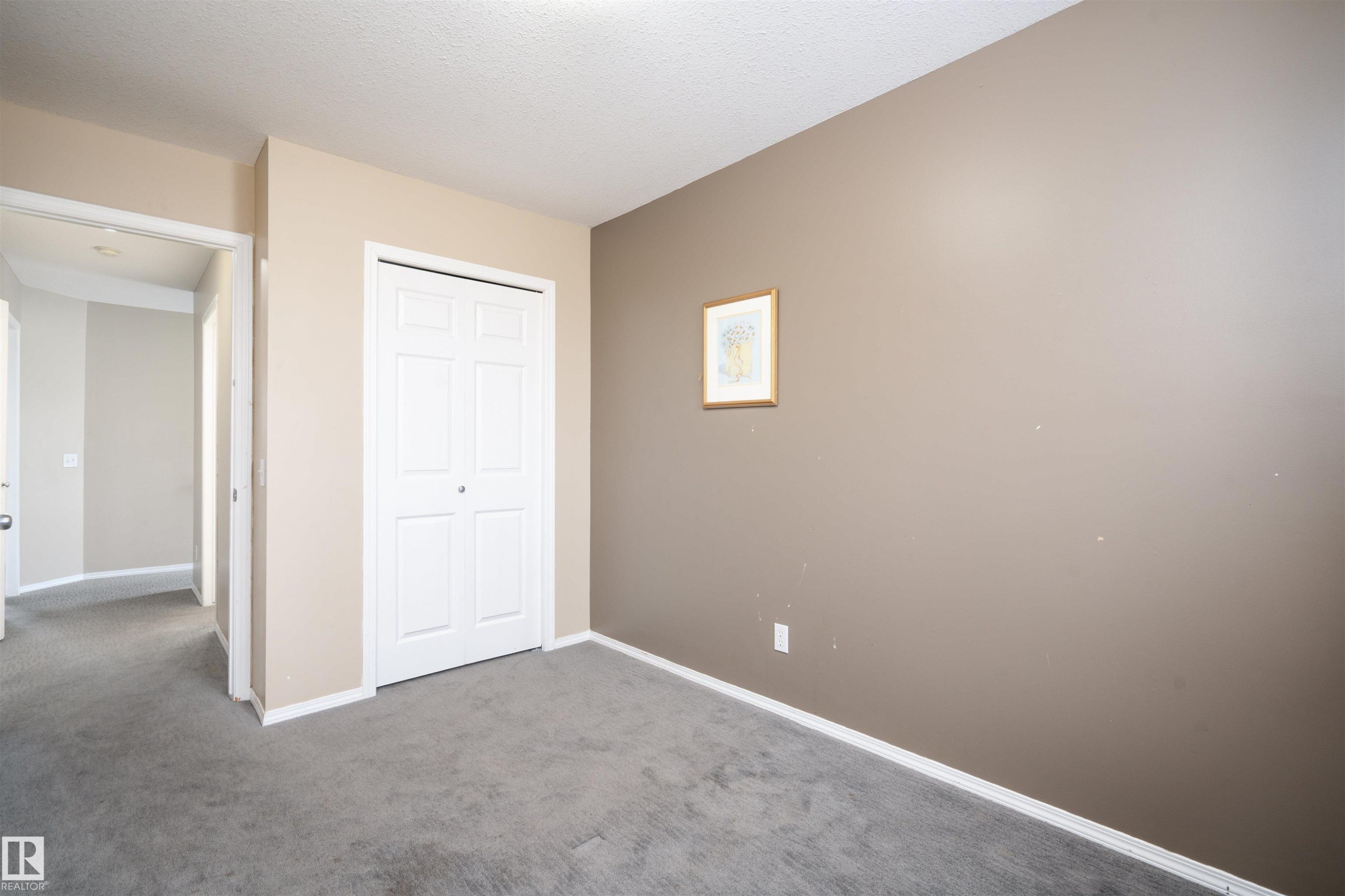 111 230 Edwards Drive, Edmonton, AB - Indoor Photo Showing Other Room