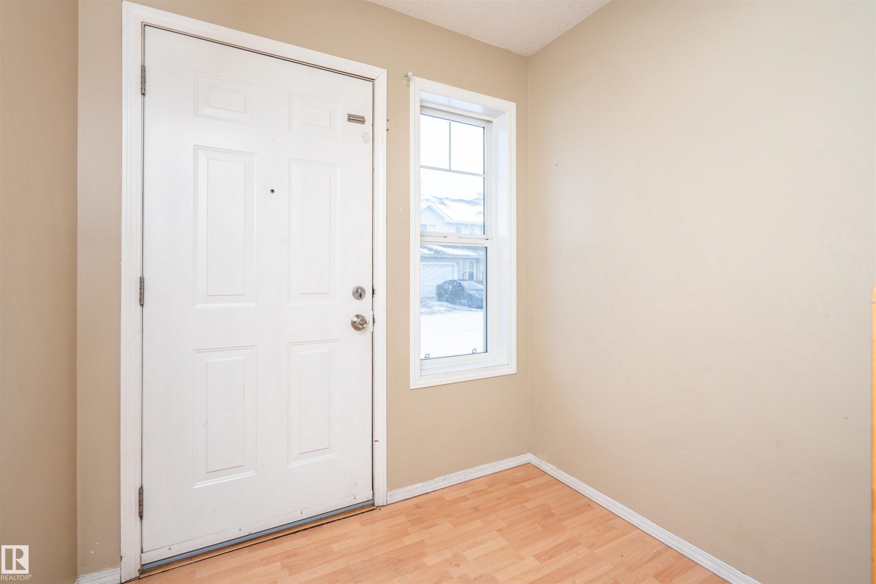 111 230 Edwards Drive, Edmonton, AB - Indoor Photo Showing Other Room