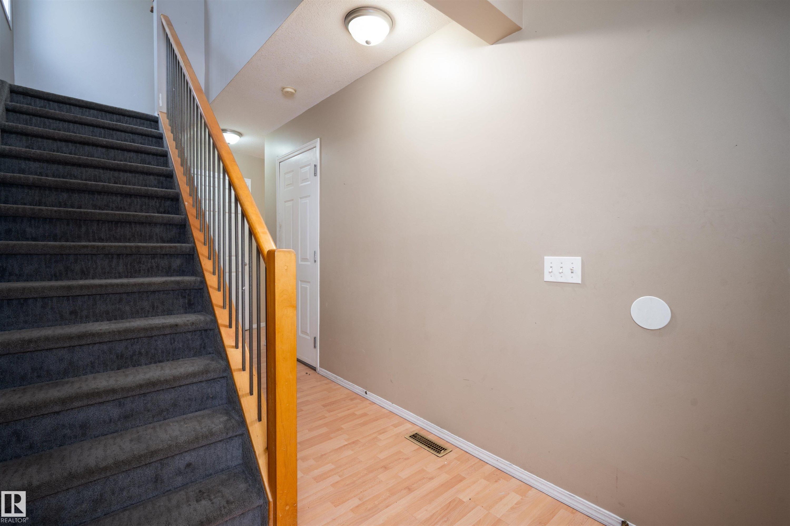 111 230 Edwards Drive, Edmonton, AB - Indoor Photo Showing Other Room