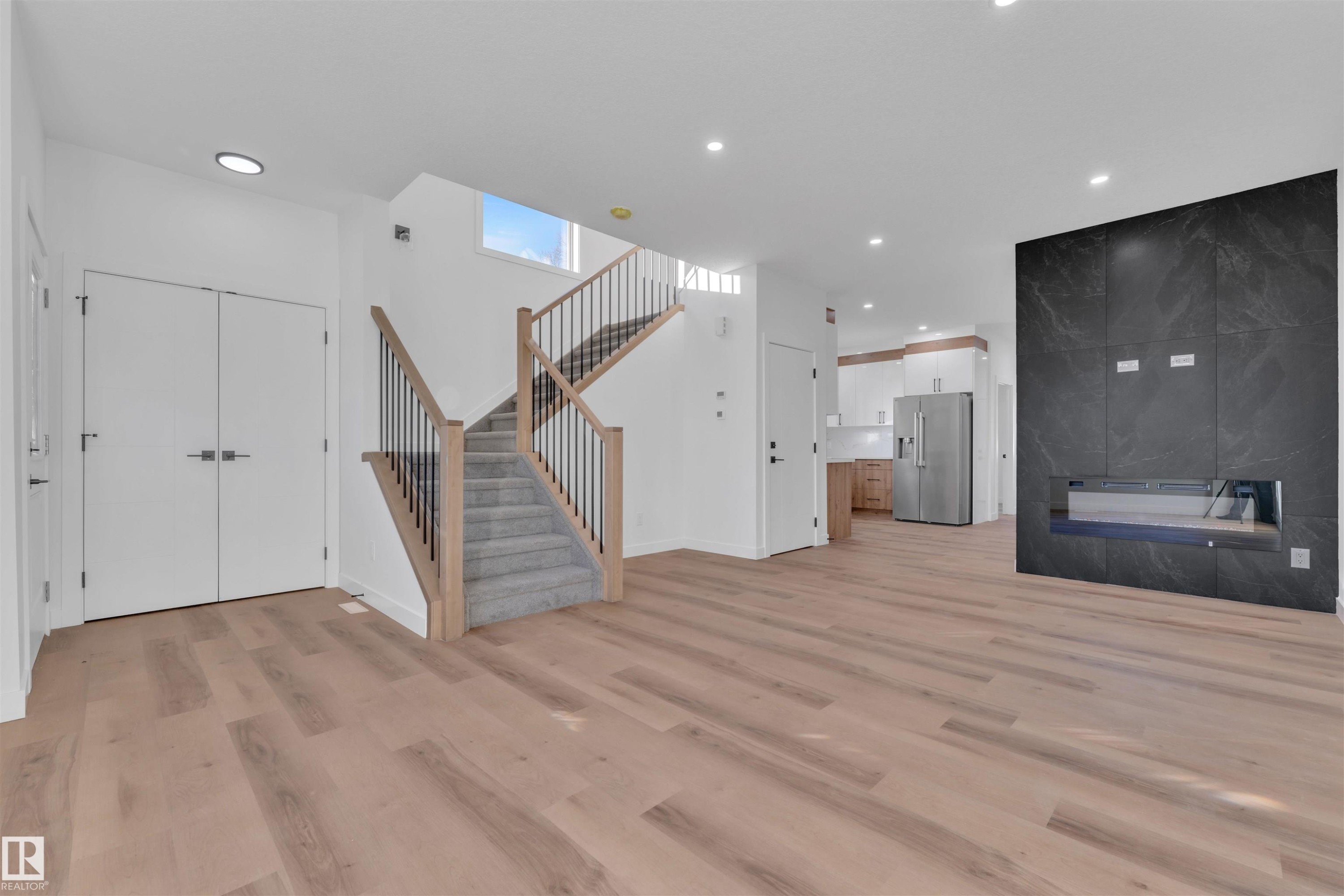 9652 63 Ave, Edmonton, AB - Indoor Photo Showing Other Room