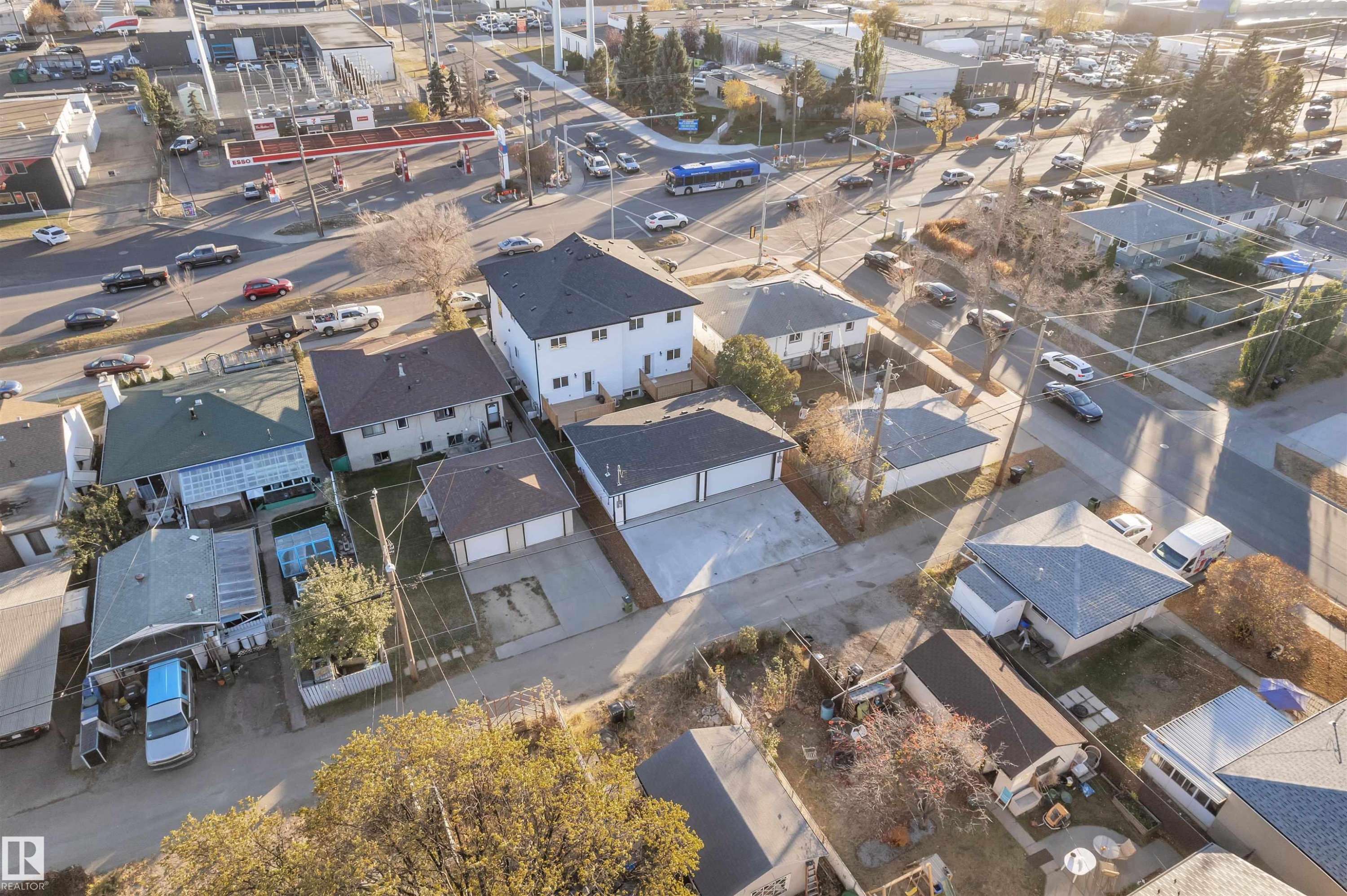 9652 63 Ave, Edmonton, AB - Outdoor With View