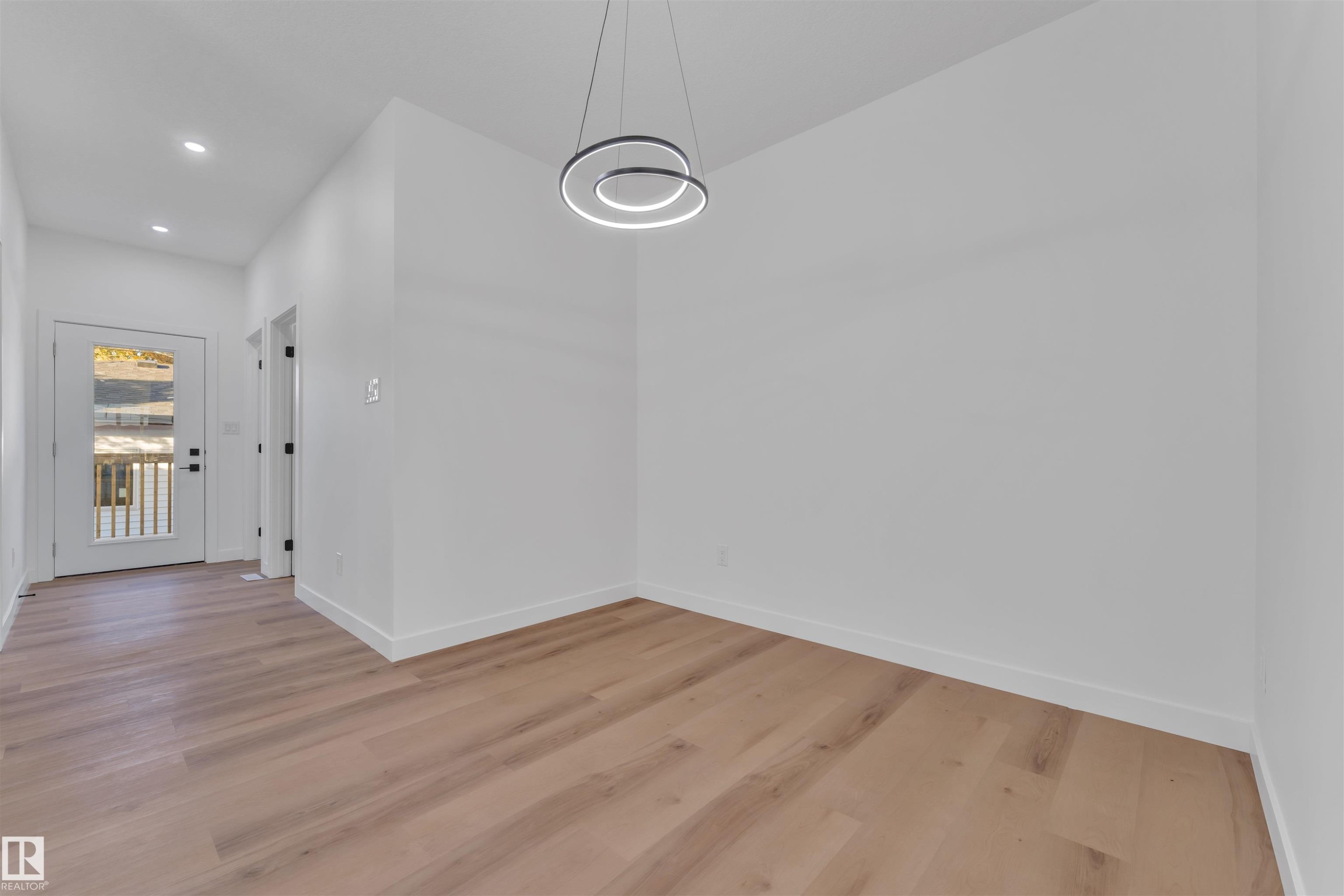 9652 63 Ave, Edmonton, AB - Indoor Photo Showing Other Room