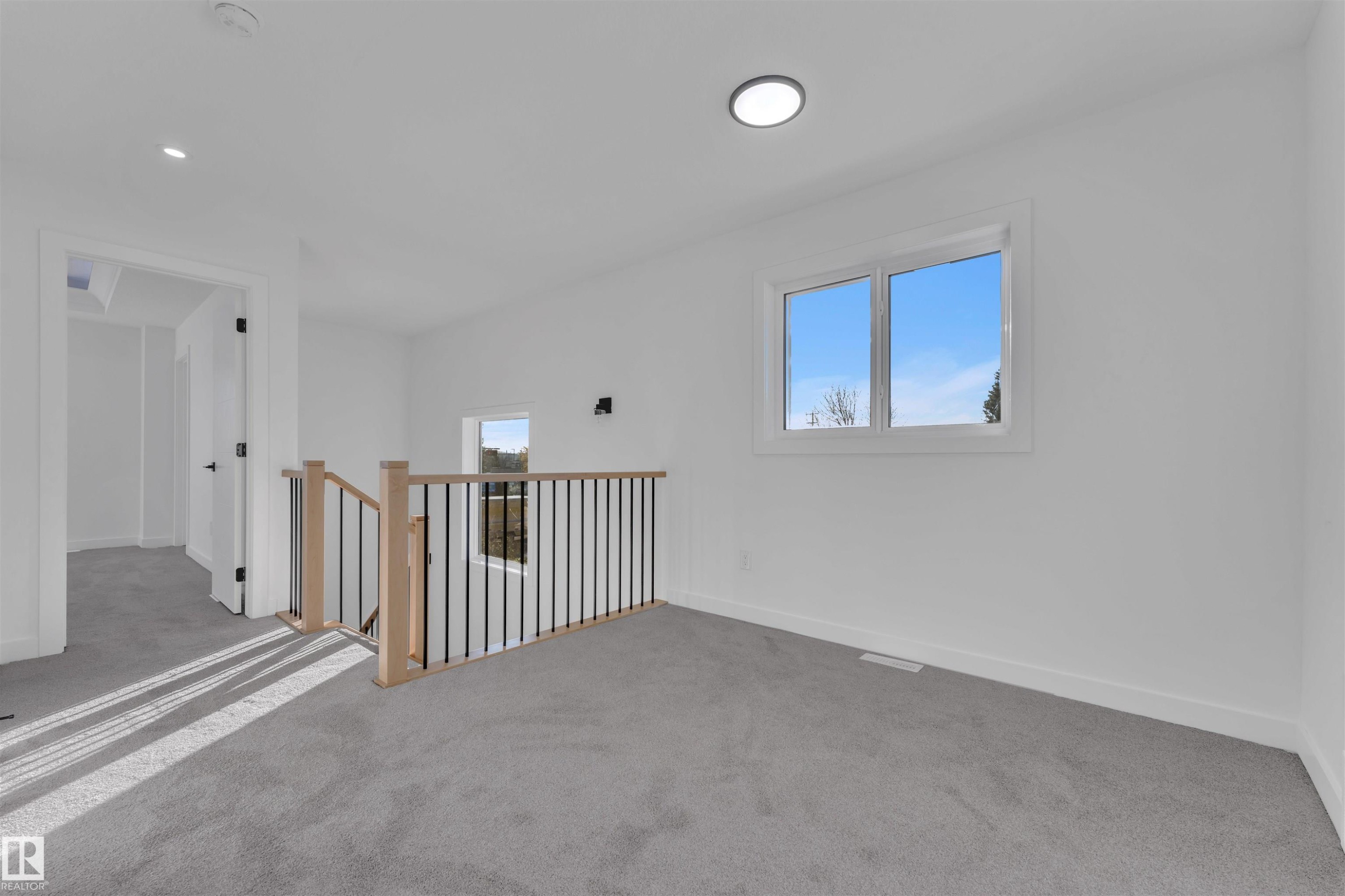 9652 63 Ave, Edmonton, AB - Indoor Photo Showing Other Room