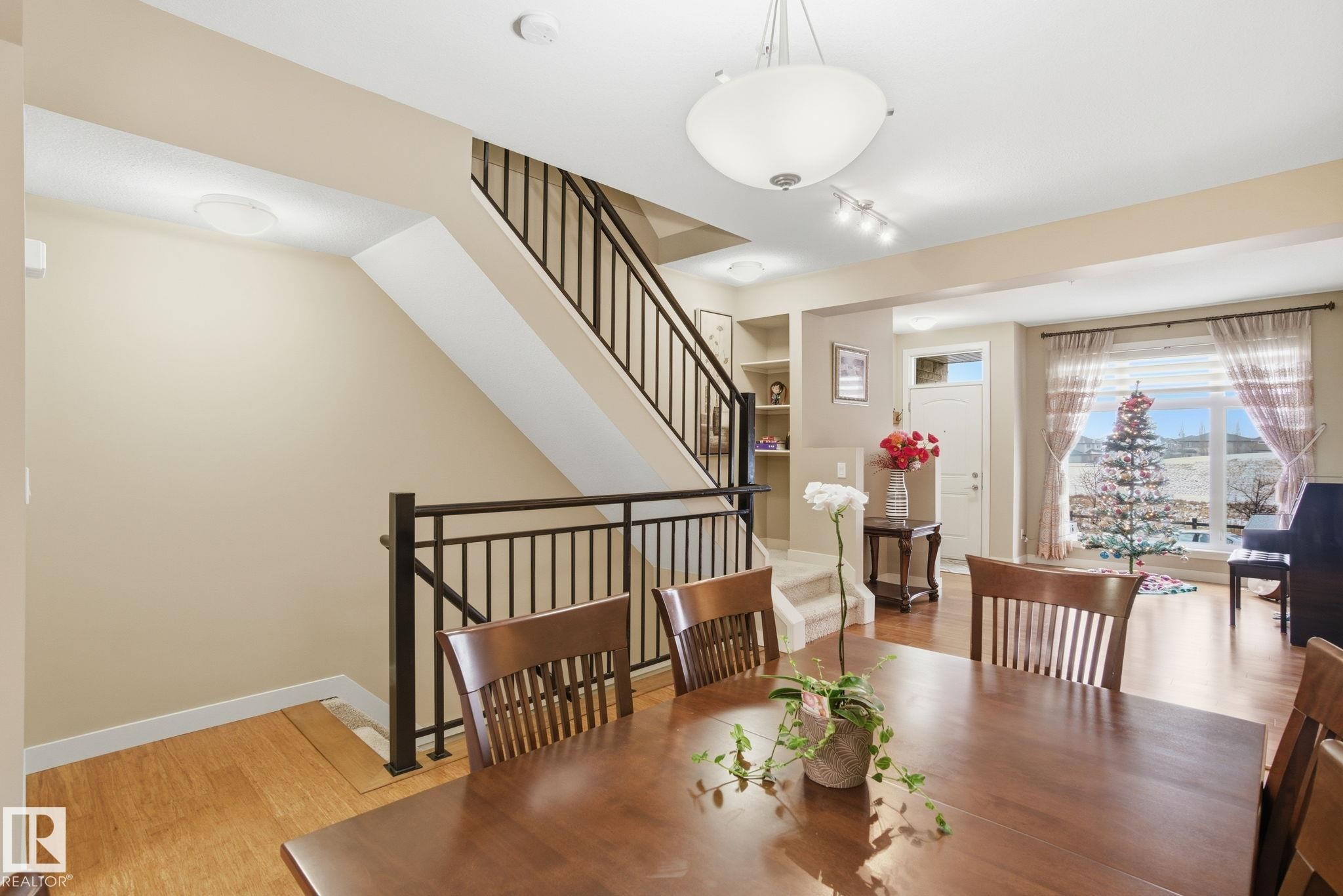 1633 Cunningham Way, Edmonton, AB - Indoor Photo Showing Dining Room