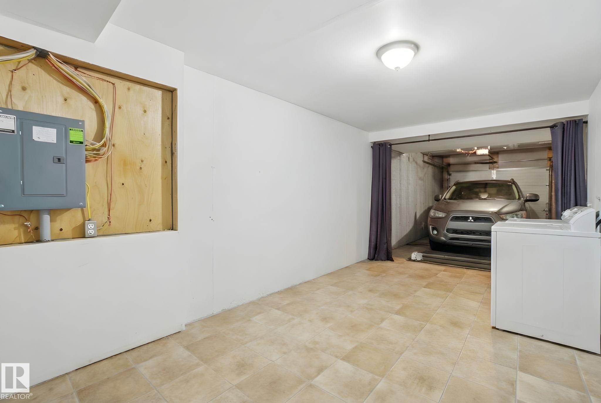 1633 Cunningham Way, Edmonton, AB - Indoor Photo Showing Laundry Room