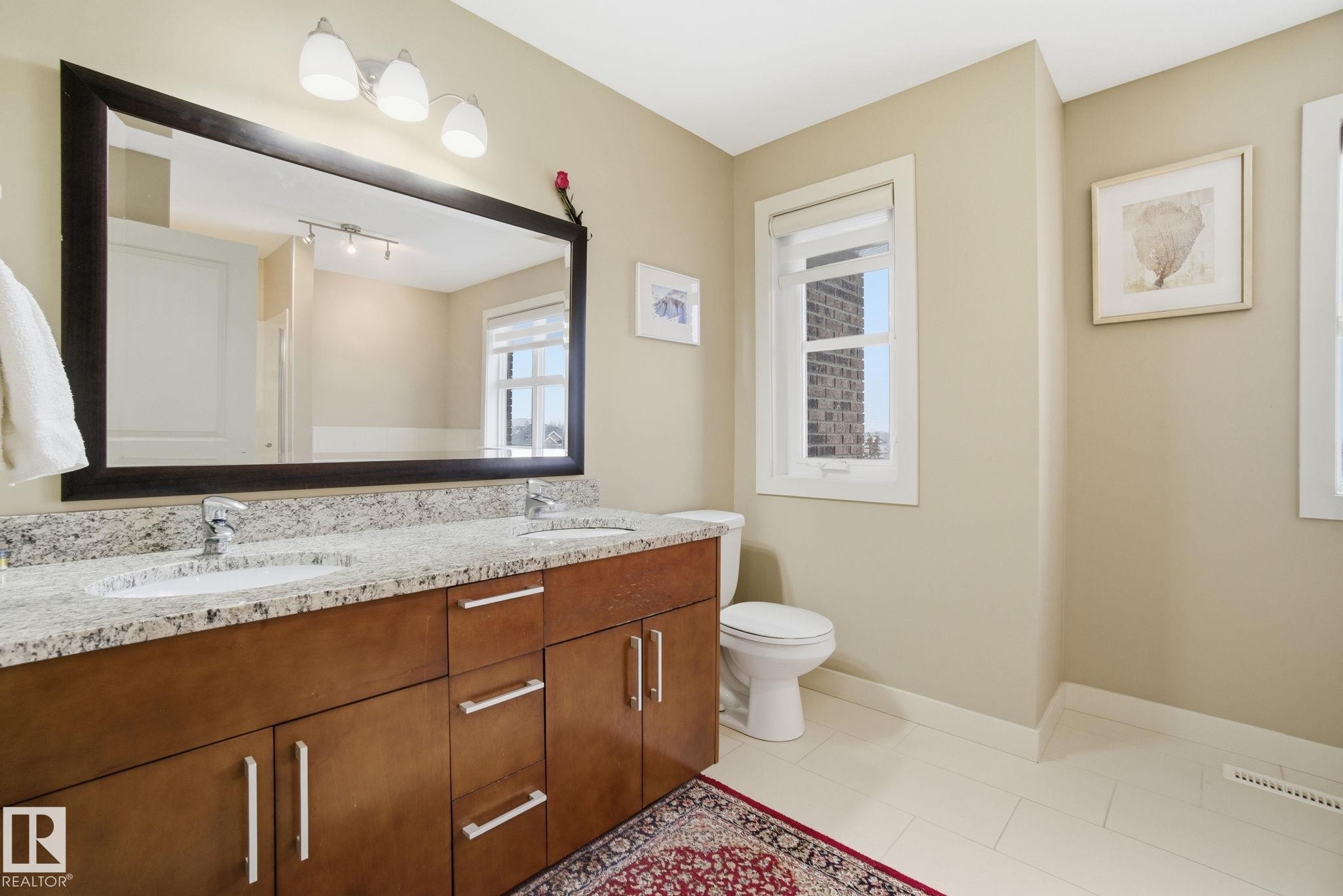 1633 Cunningham Way, Edmonton, AB - Indoor Photo Showing Bathroom