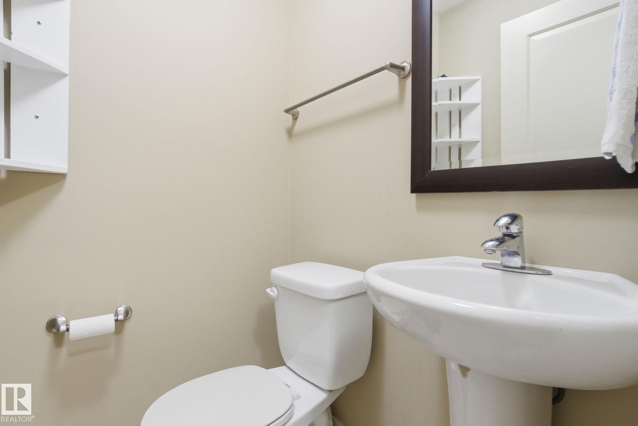 1633 Cunningham Way, Edmonton, AB - Indoor Photo Showing Bathroom