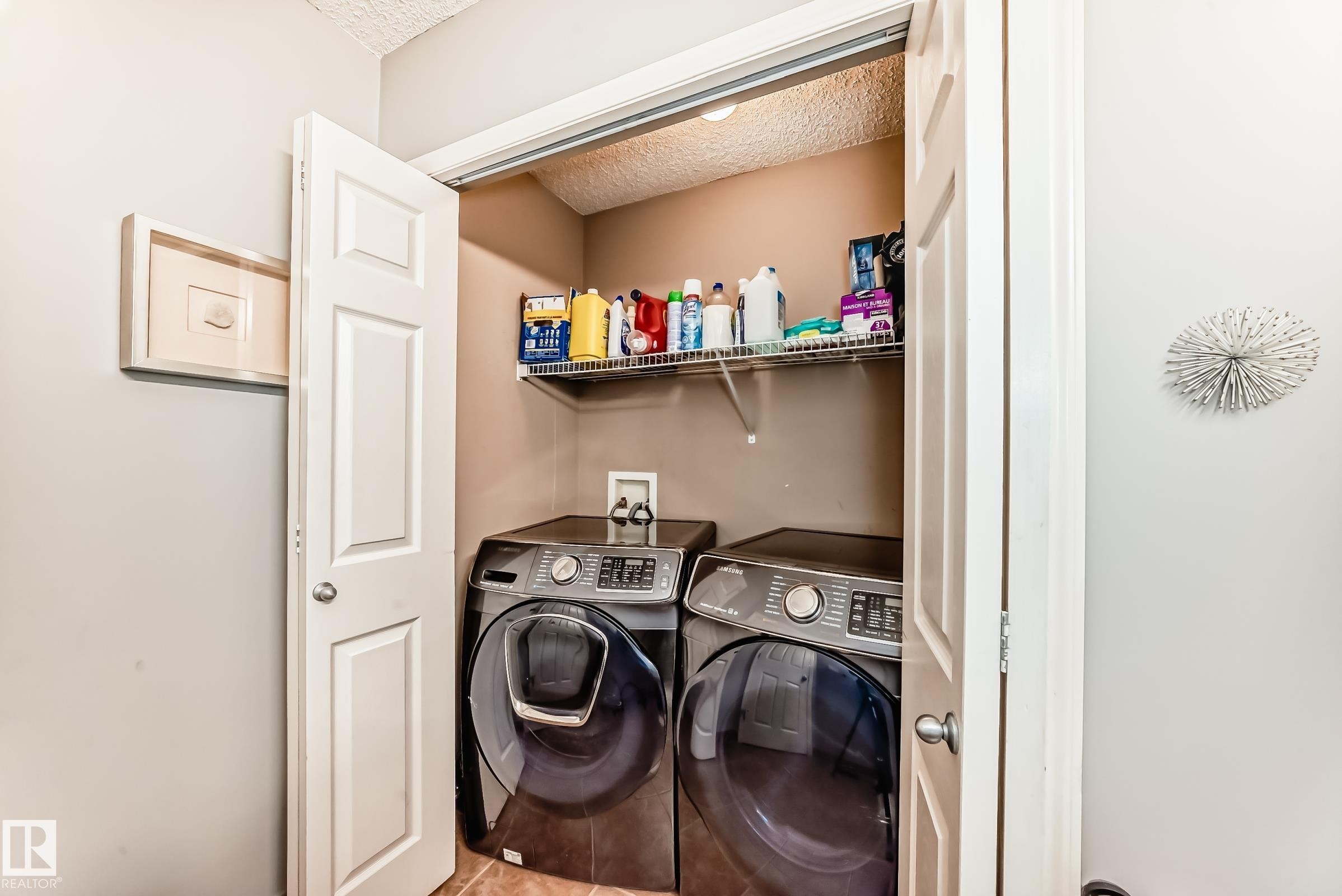 5819 Sutter Place, Edmonton, AB - Indoor Photo Showing Laundry Room