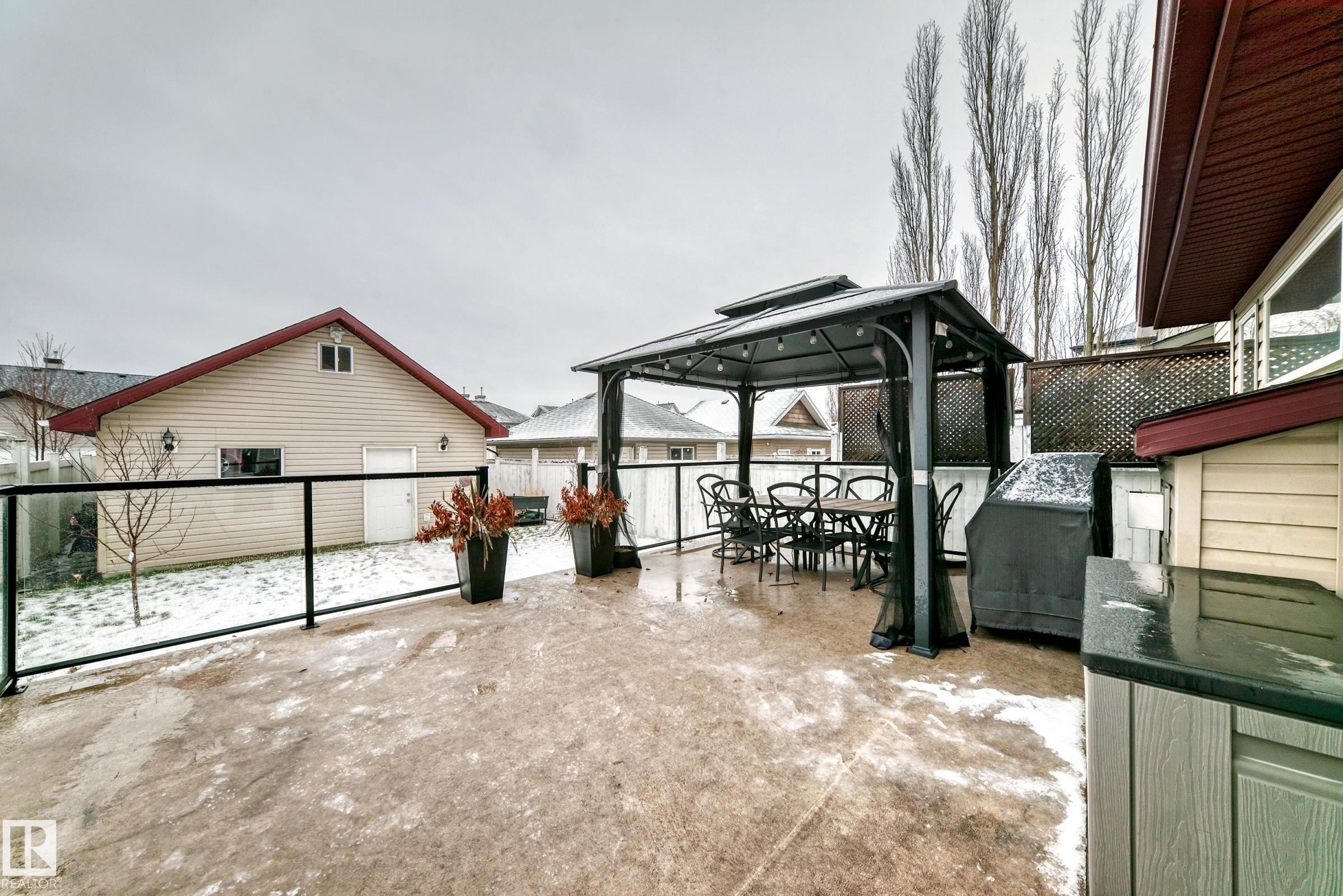 5819 Sutter Place, Edmonton, AB - Outdoor With Exterior