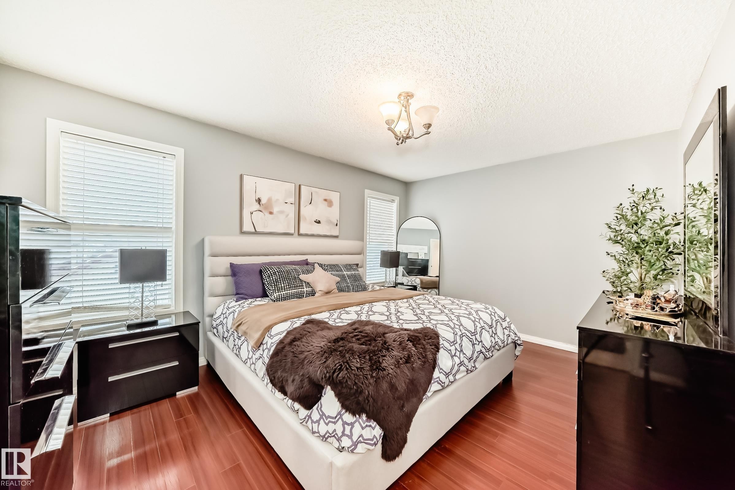 5819 Sutter Place, Edmonton, AB - Indoor Photo Showing Bedroom