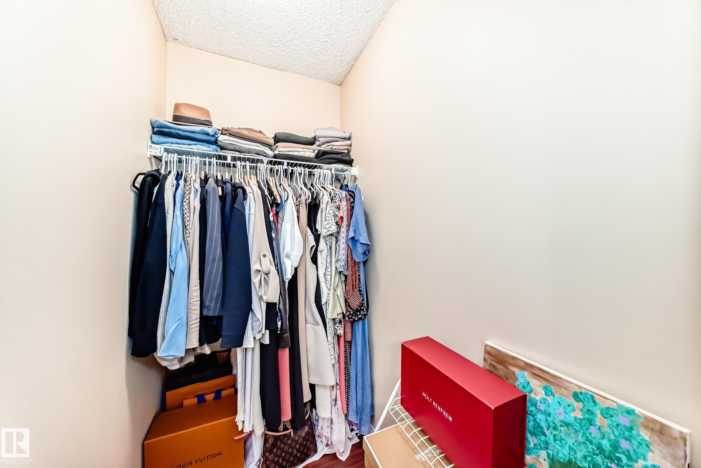 5819 Sutter Place, Edmonton, AB - Indoor With Storage