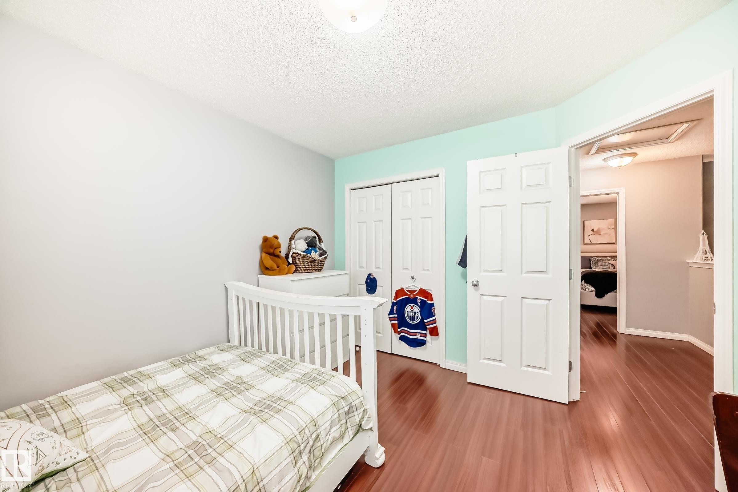 5819 Sutter Place, Edmonton, AB - Indoor Photo Showing Bedroom