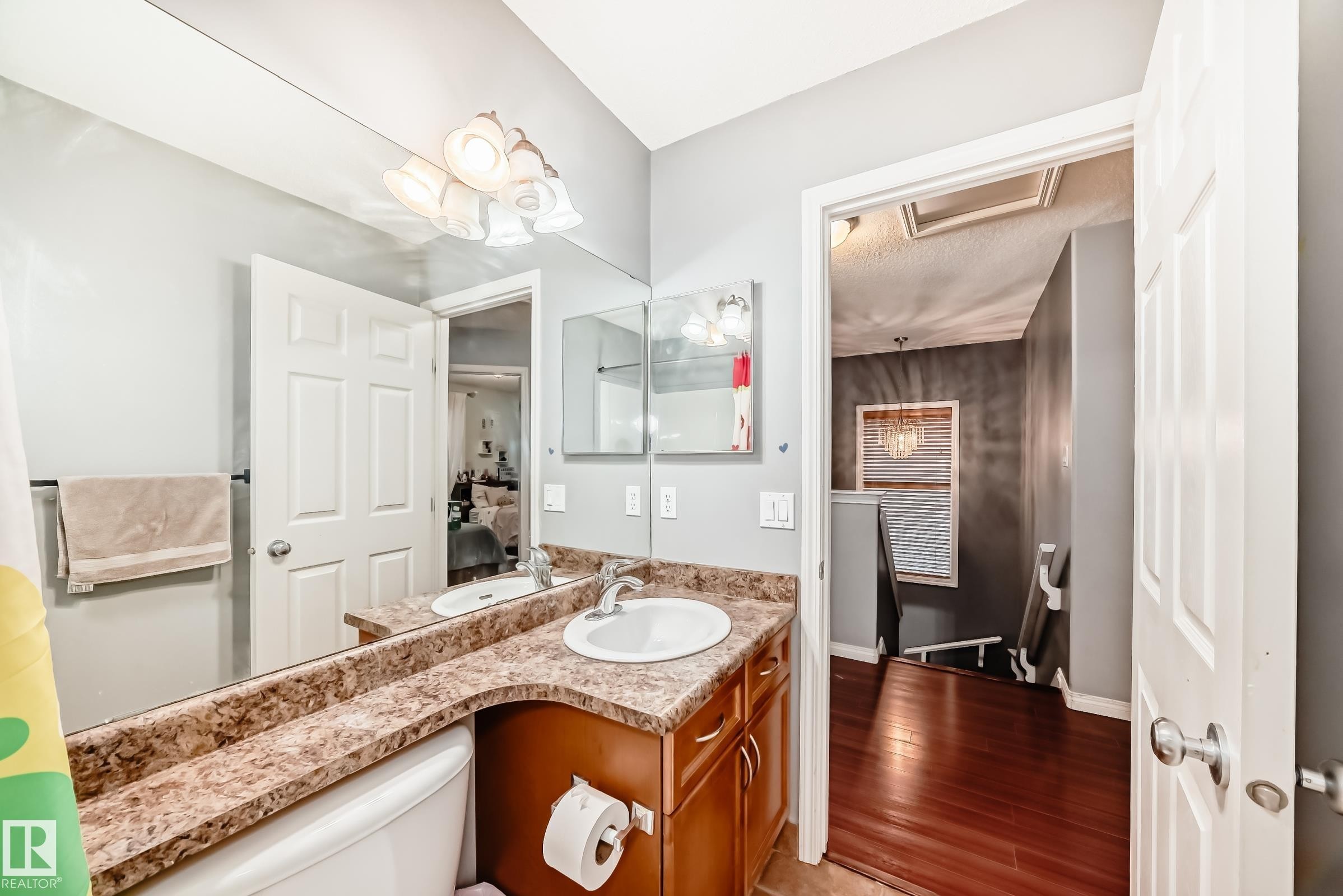 5819 Sutter Place, Edmonton, AB - Indoor Photo Showing Bathroom