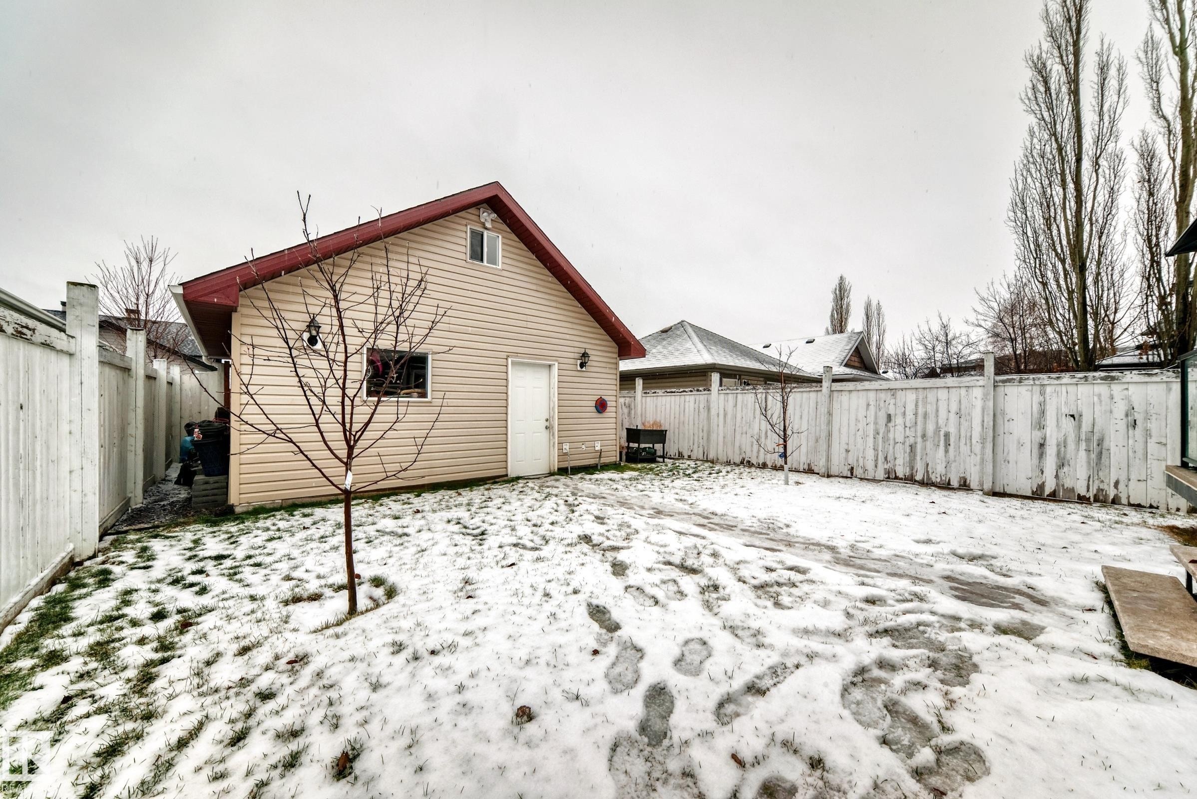 5819 Sutter Place, Edmonton, AB - Outdoor