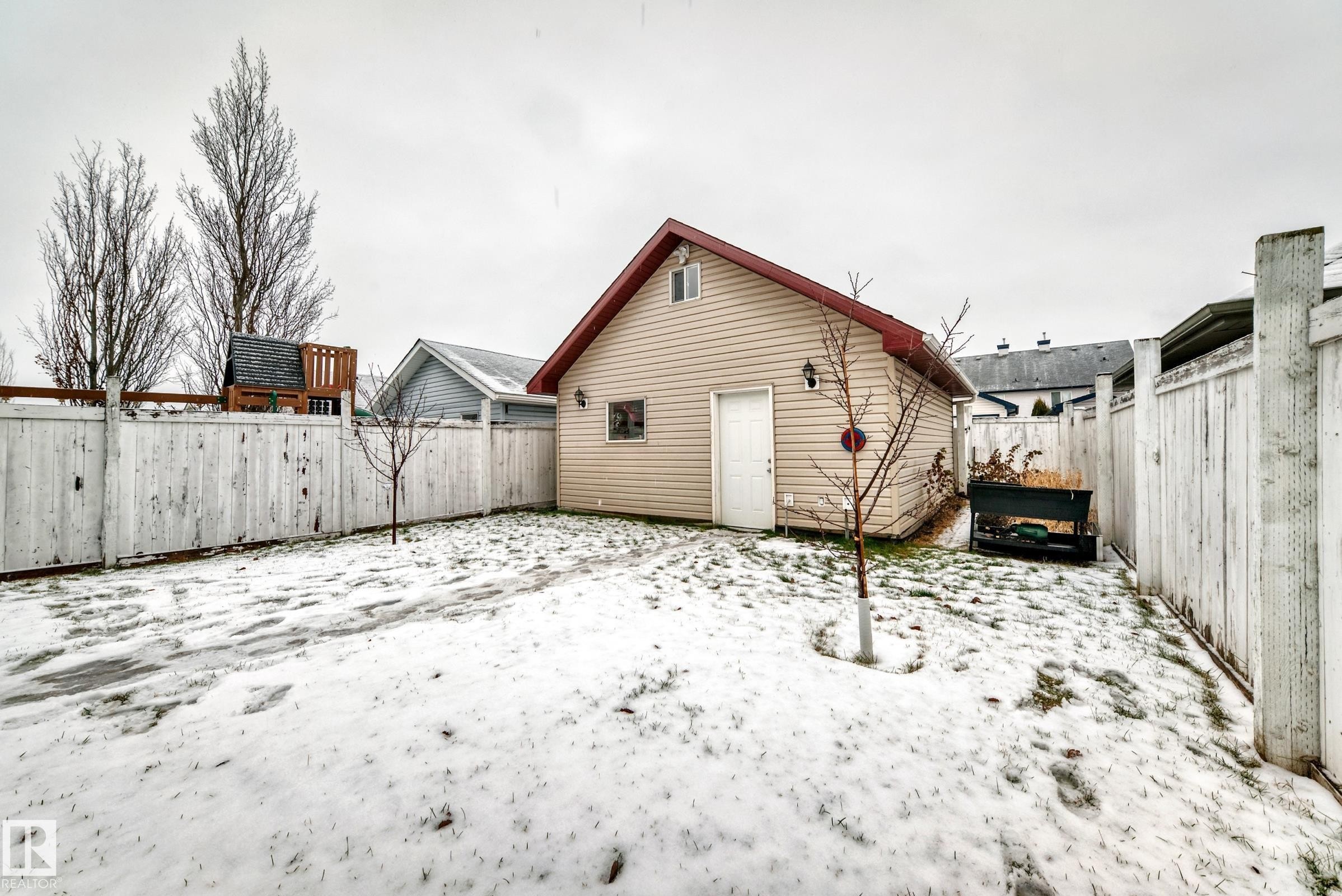 5819 Sutter Place, Edmonton, AB - Outdoor