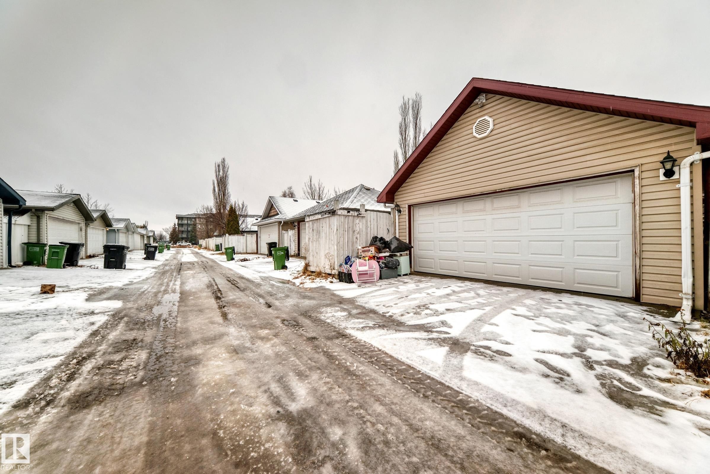 5819 Sutter Place, Edmonton, AB - Outdoor