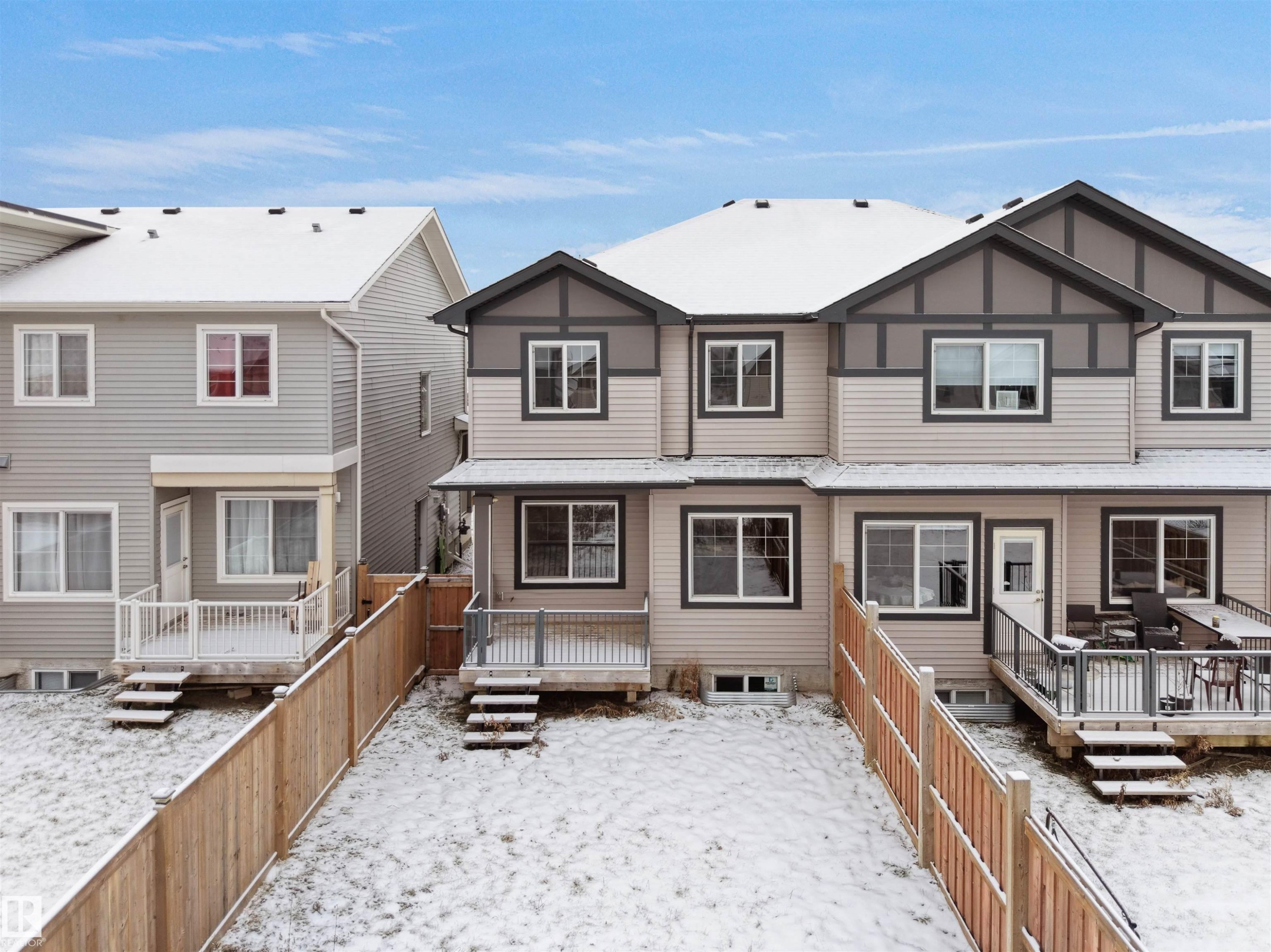 8579 Cushing Place, Edmonton, AB - Outdoor