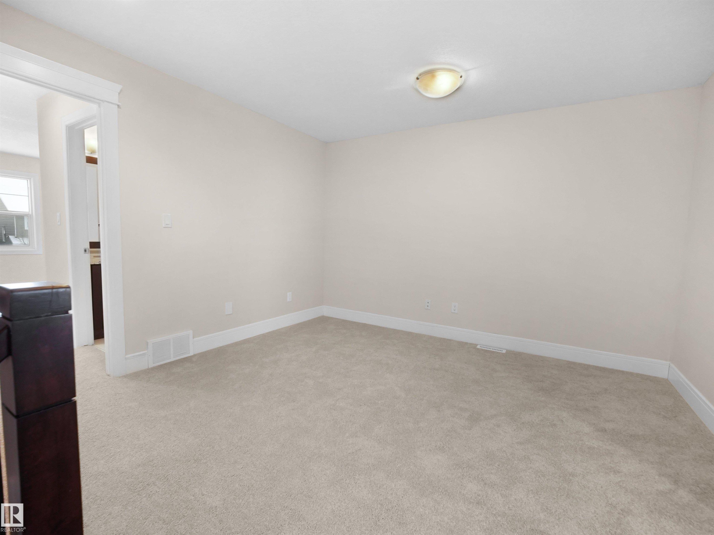 8579 Cushing Place, Edmonton, AB - Indoor Photo Showing Other Room