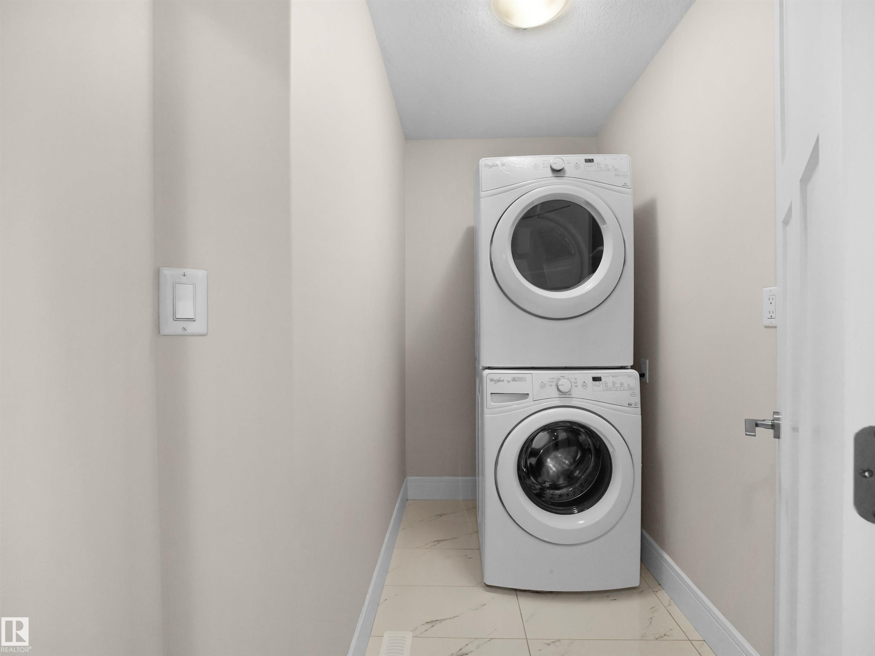 8579 Cushing Place, Edmonton, AB - Indoor Photo Showing Laundry Room
