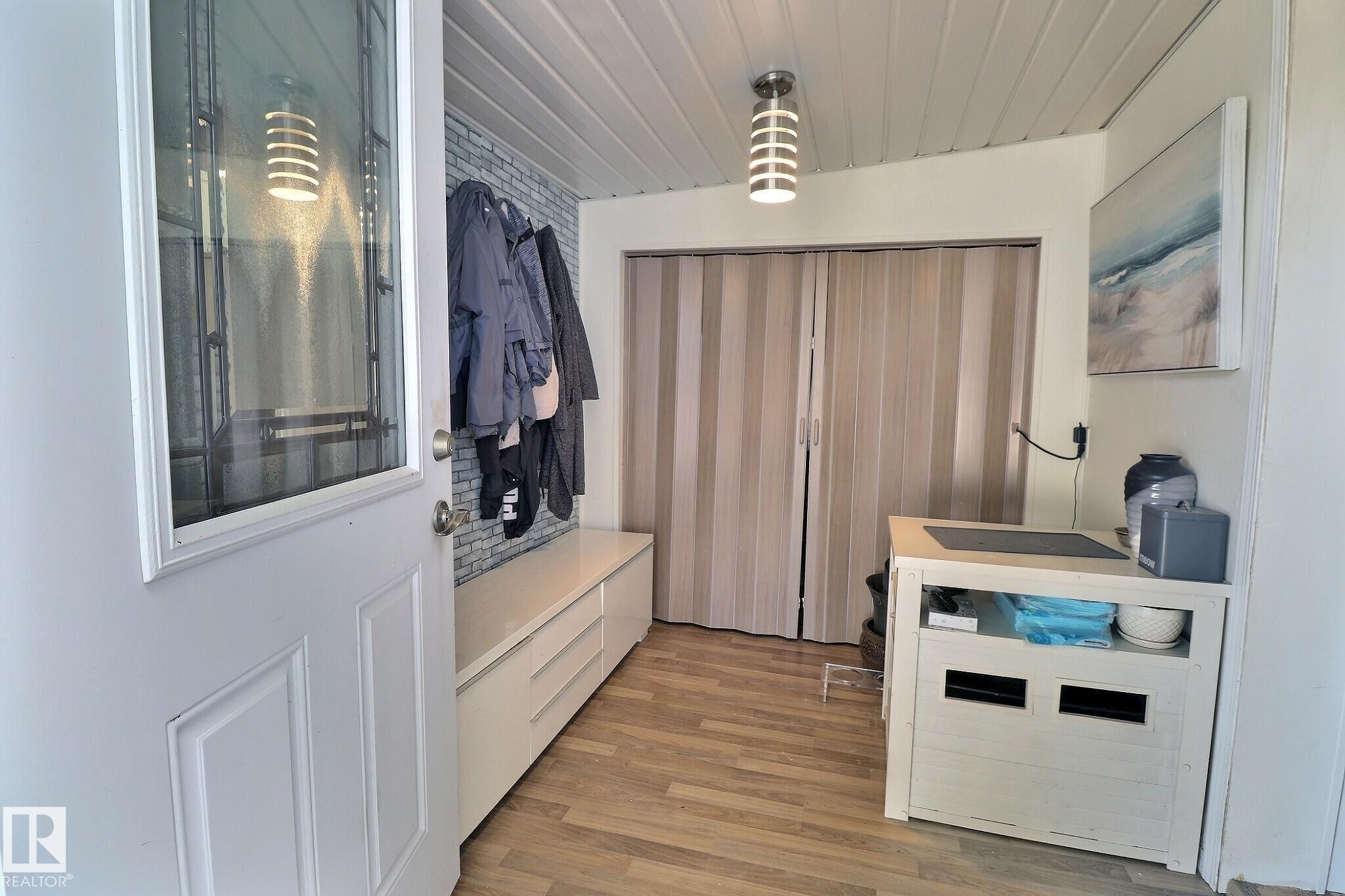 289 Juniper Crescent, Edmonton, AB - Indoor Photo Showing Other Room