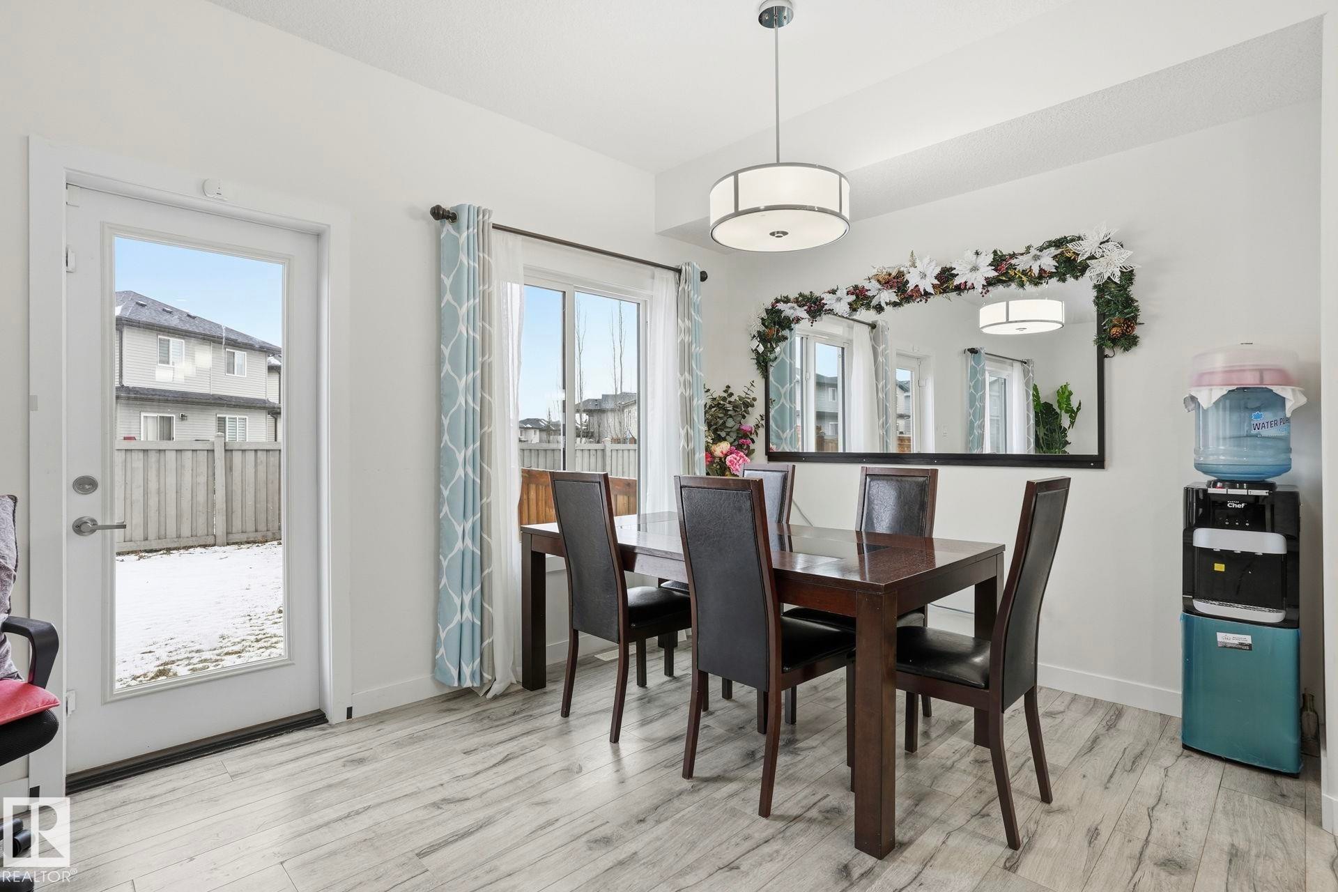 7212 Chivers Place, Edmonton, AB - Indoor Photo Showing Dining Room
