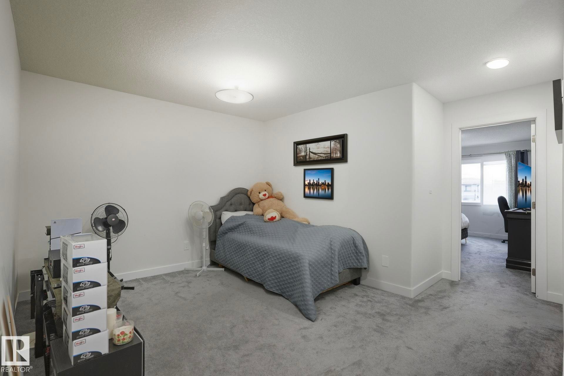 7212 Chivers Place, Edmonton, AB - Indoor Photo Showing Bedroom