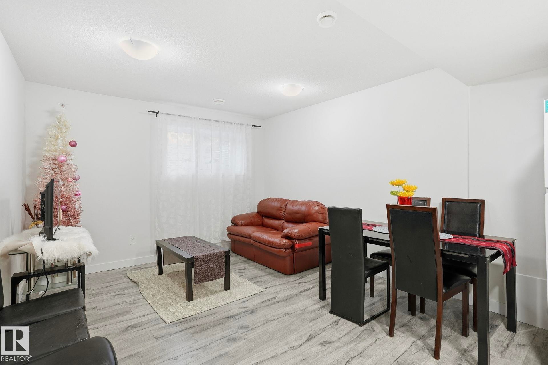 7212 Chivers Place, Edmonton, AB - Indoor