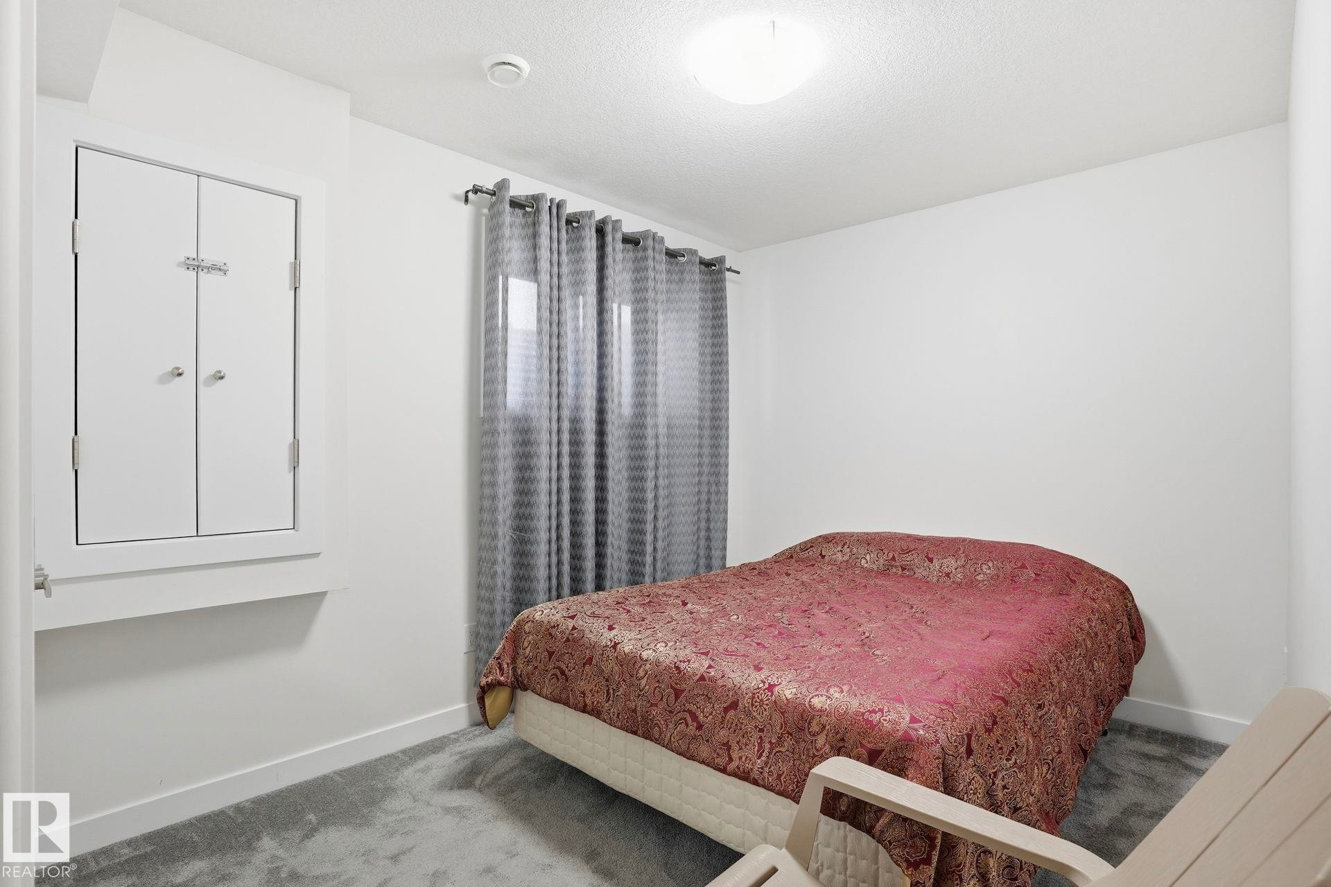 7212 Chivers Place, Edmonton, AB - Indoor Photo Showing Bedroom