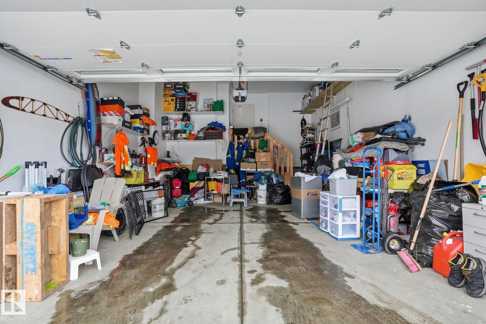 7212 Chivers Place, Edmonton, AB - Indoor Photo Showing Garage