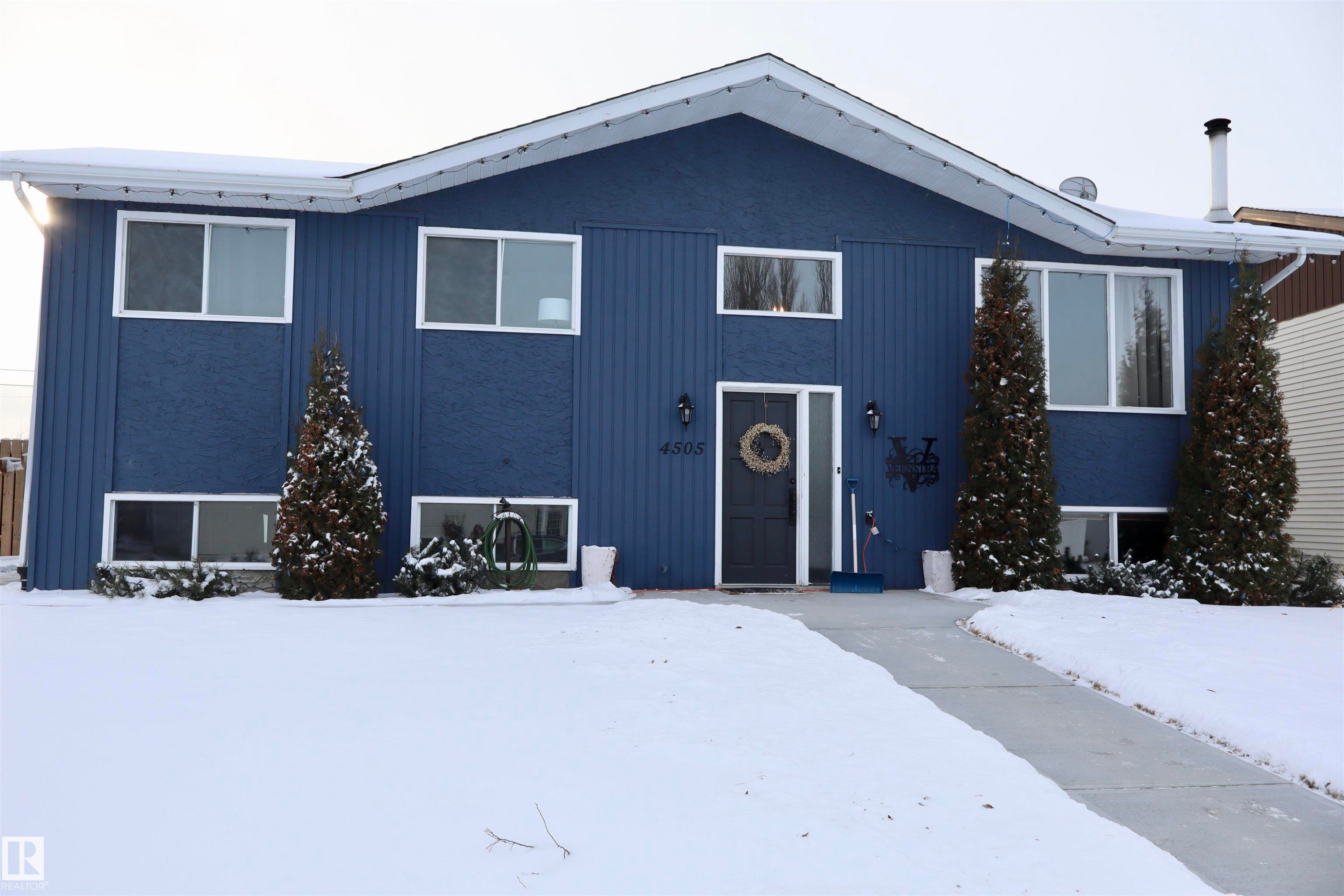 View of front of property - 4505 58 Avenue, Barrhead, AB - Outdoor