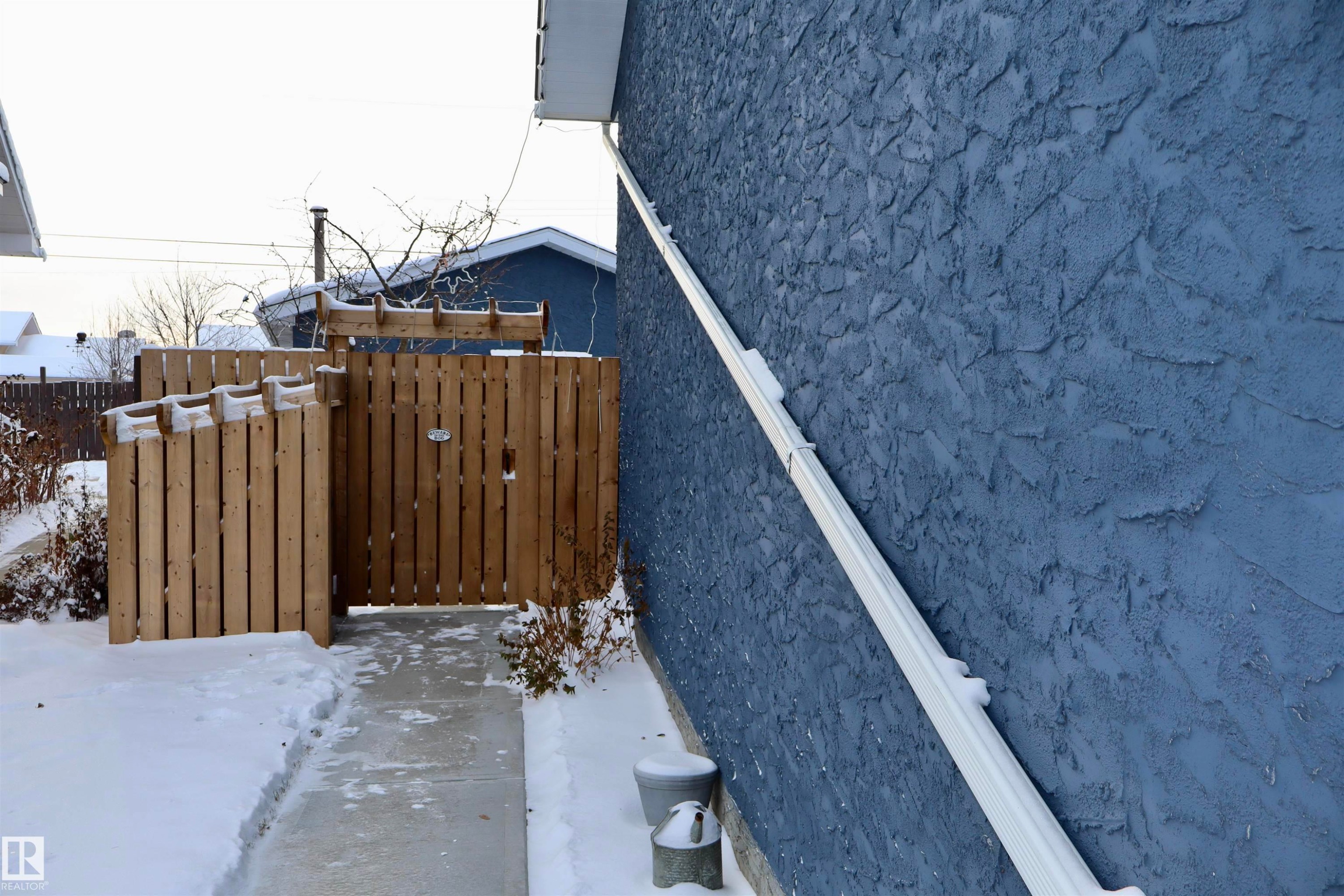View of side of home - 4505 58 Avenue, Barrhead, AB - Outdoor