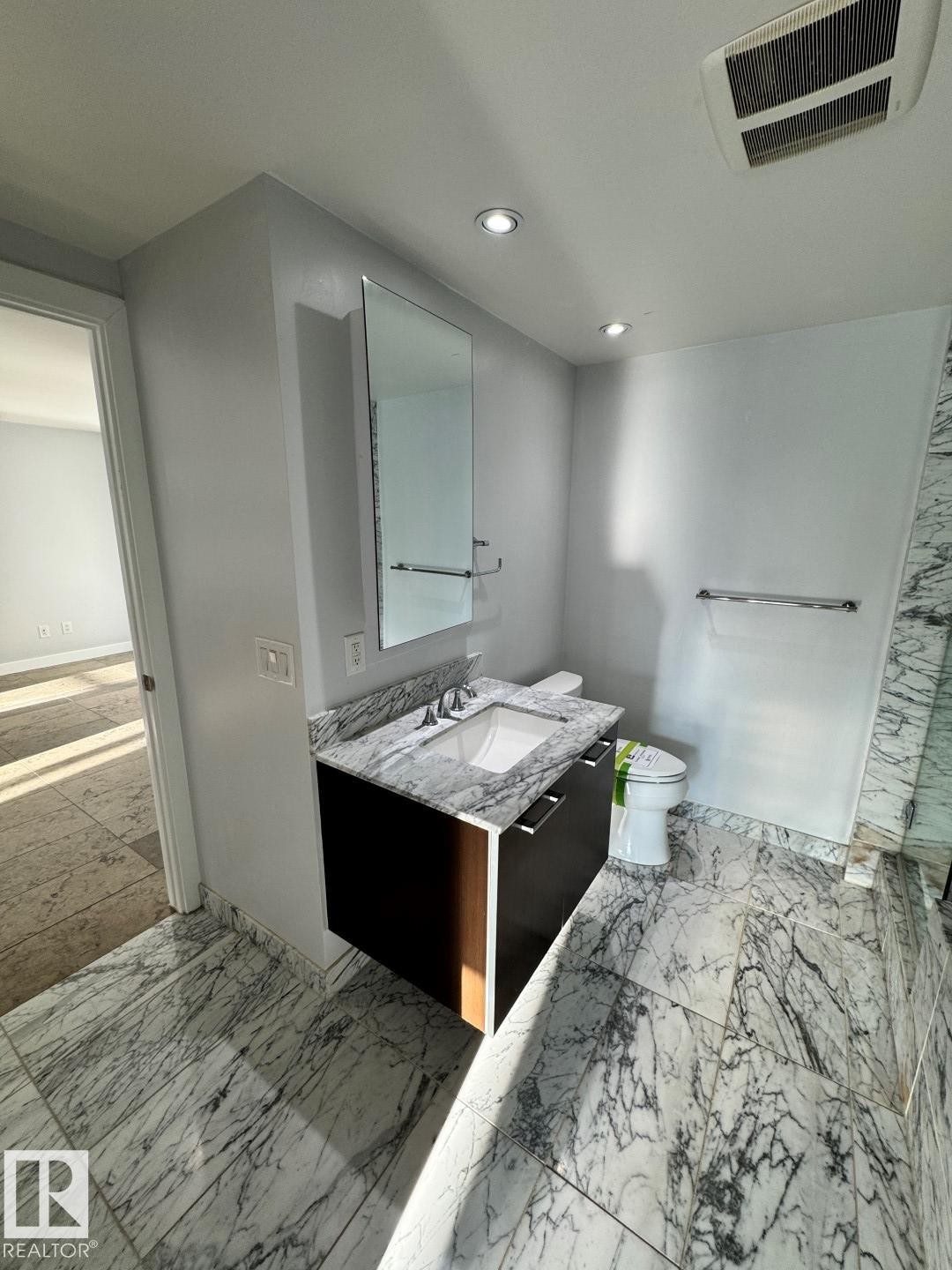 609 2606 109 Street, Edmonton, AB - Indoor