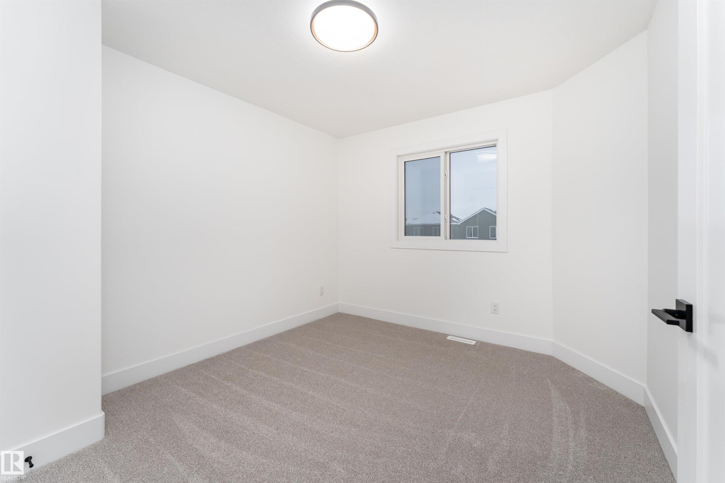3109 Magpie Way, Edmonton, AB - Indoor Photo Showing Other Room