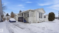 880 West Coast Bay Edmonton, AB T5S 1T7