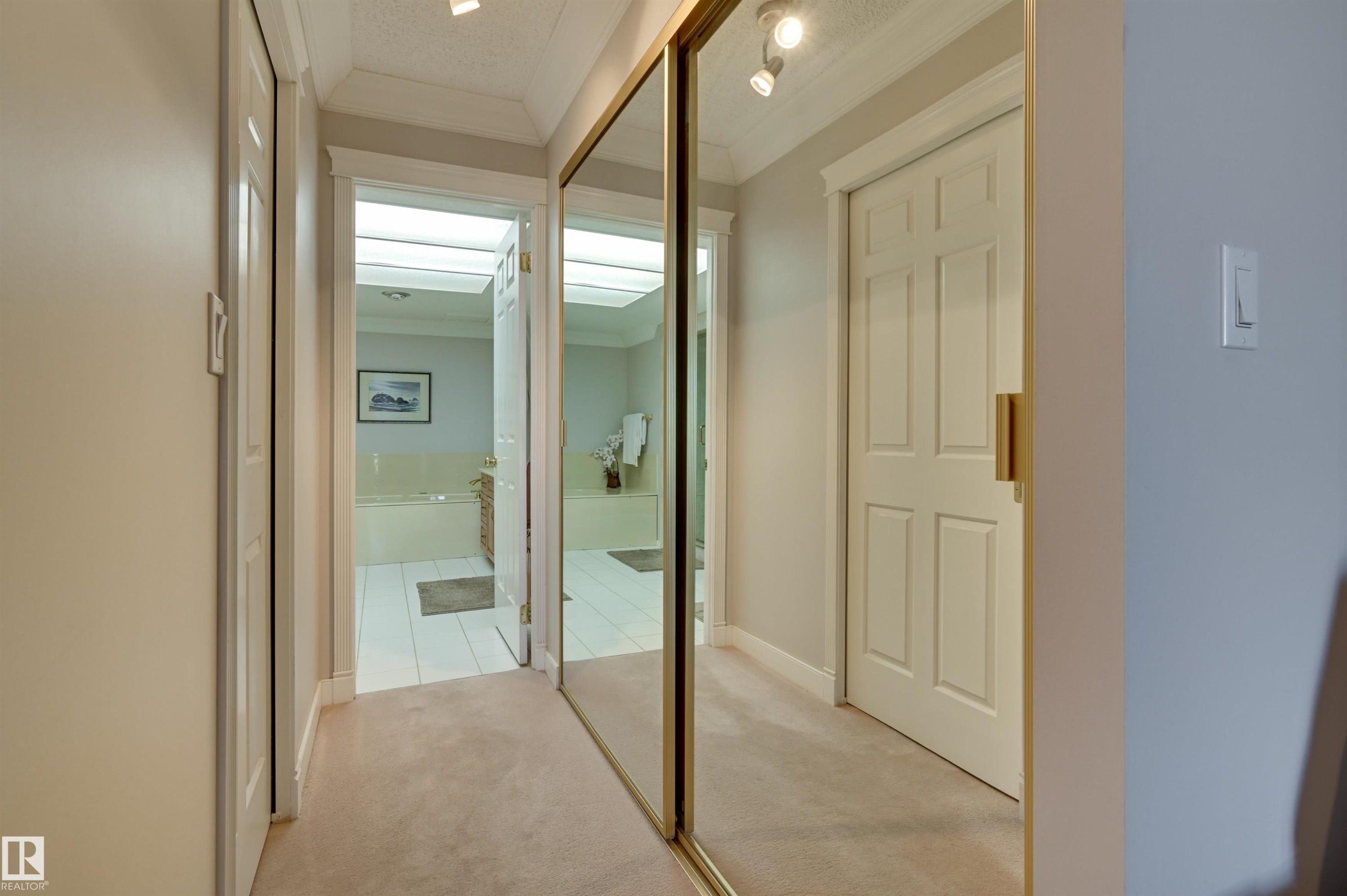 1102 11503 100 Avenue, Edmonton, AB - Indoor