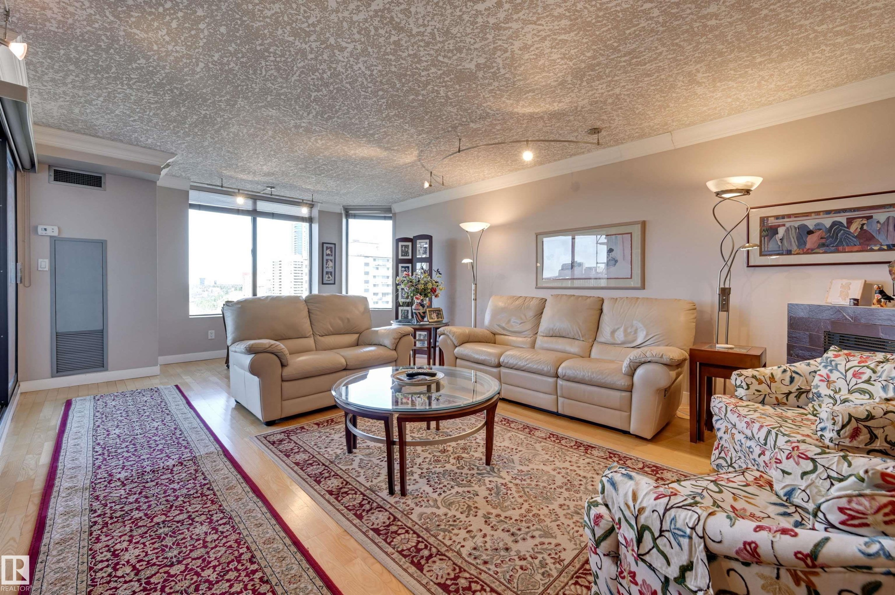 1102 11503 100 Avenue, Edmonton, AB - Indoor Photo Showing Living Room