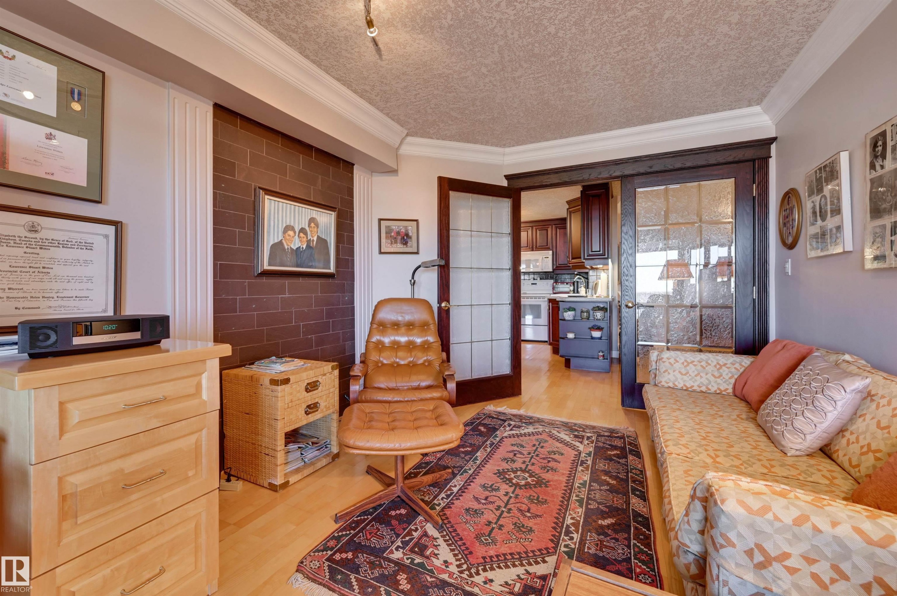 1102 11503 100 Avenue, Edmonton, AB - Indoor Photo Showing Living Room