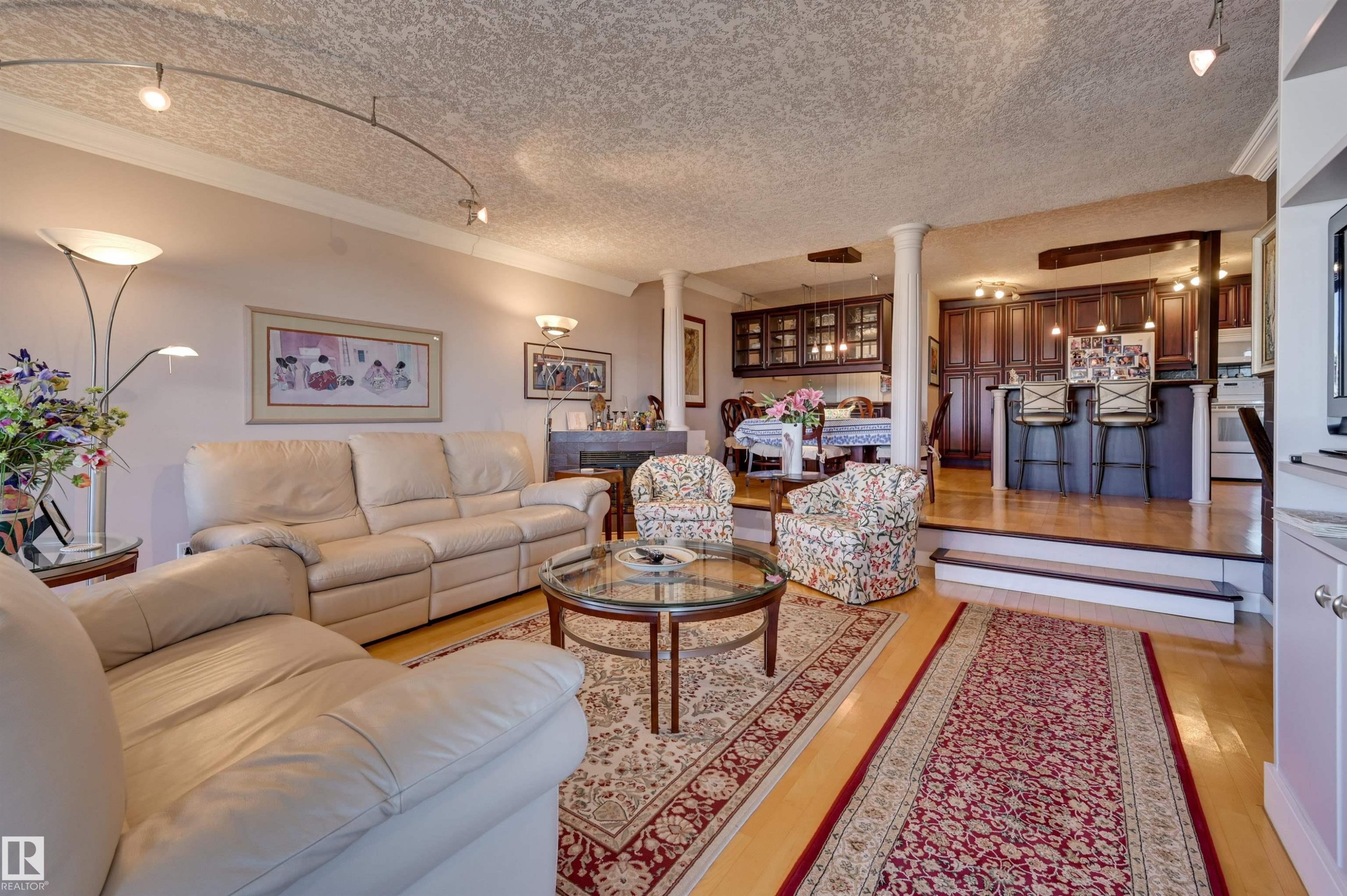 1102 11503 100 Avenue, Edmonton, AB - Indoor Photo Showing Living Room