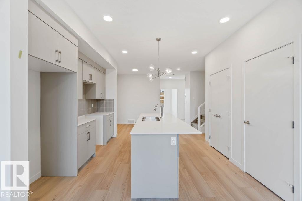 150 Garneau Gate, Spruce Grove, AB - Indoor Photo Showing Kitchen