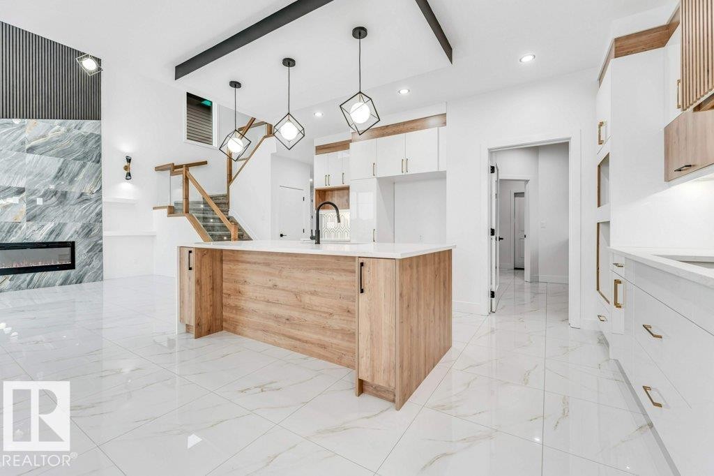 221 Crystal Creek Drive, Leduc, AB - Indoor Photo Showing Kitchen