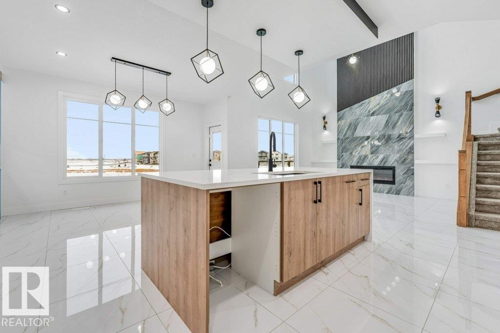 221 Crystal Creek Drive, Leduc, AB - Indoor Photo Showing Kitchen