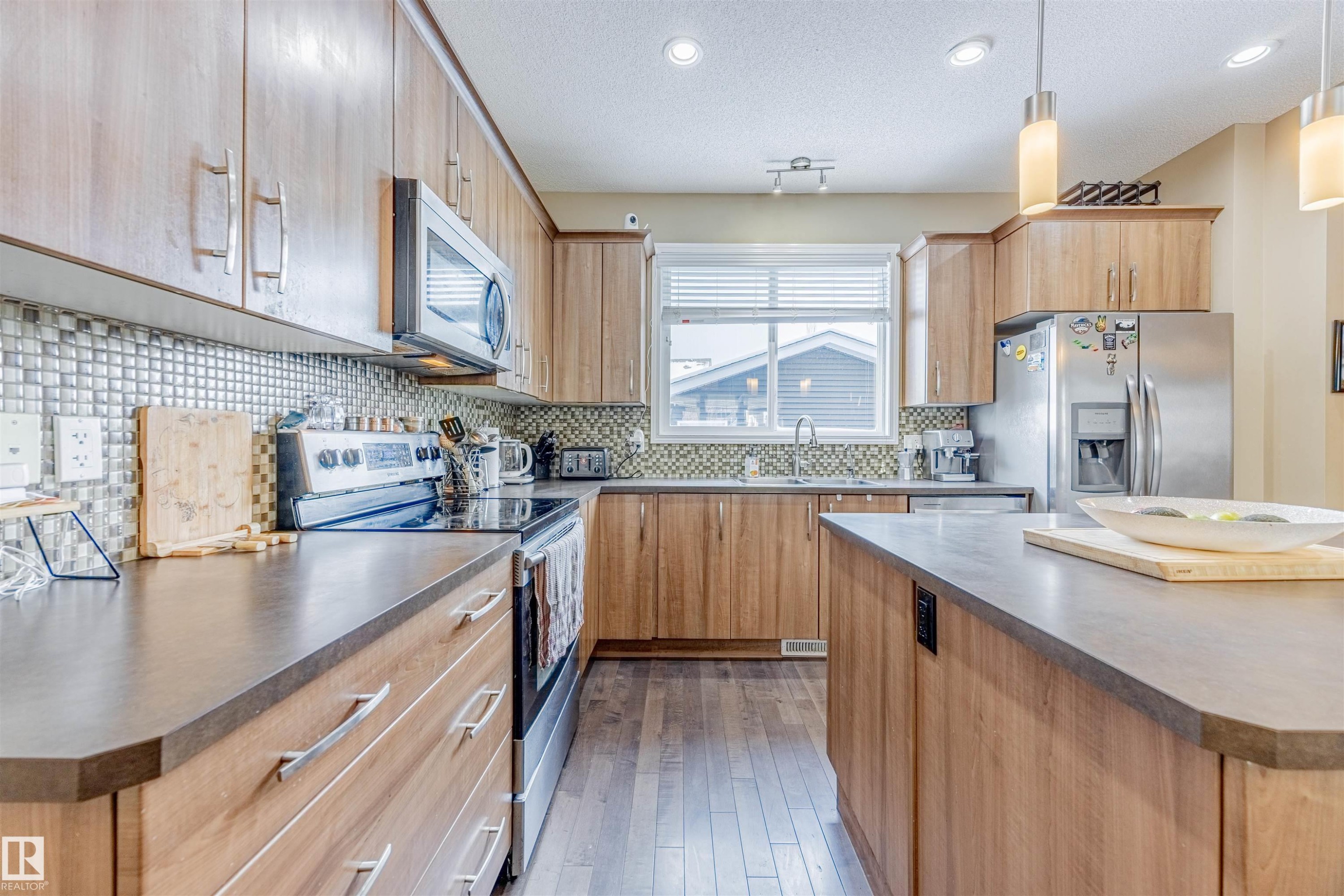 1312 74 Street, Edmonton, AB - Indoor Photo Showing Kitchen