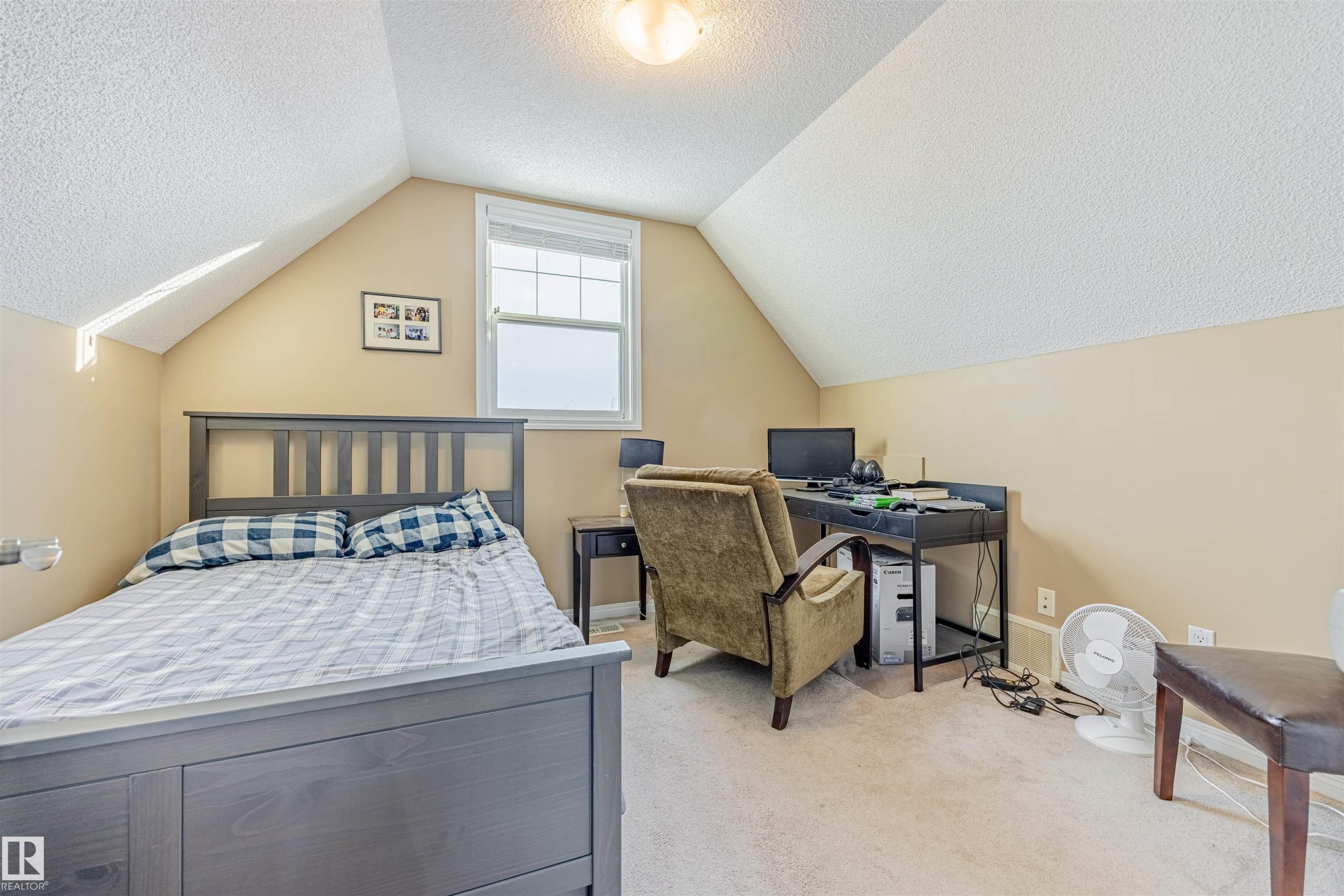 This is the 3rd good sized bedroom located on the 3rd level. - 1312 74 Street, Edmonton, AB - Indoor Photo Showing Bedroom