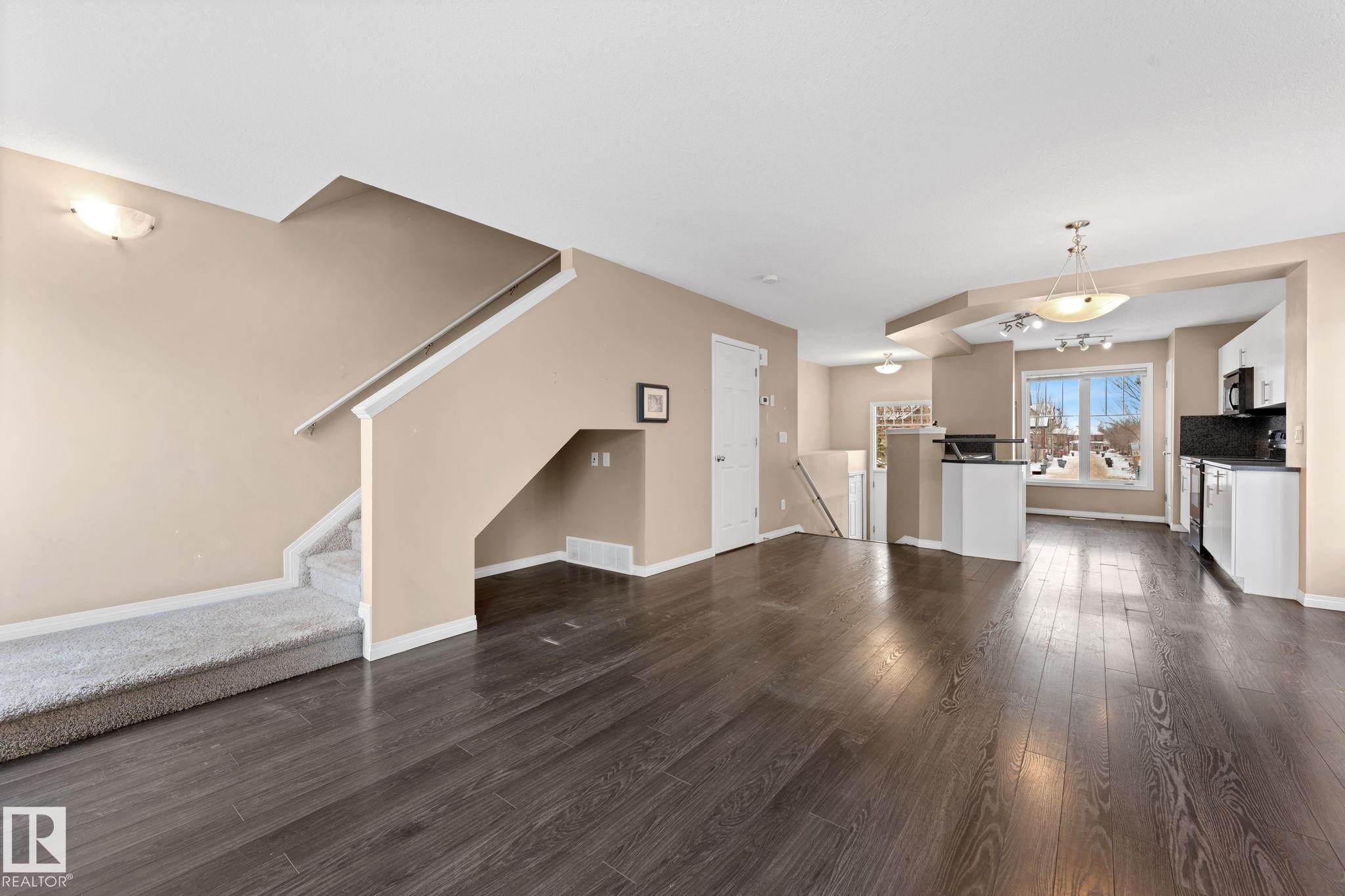 1641 Towne Centre Boulevard, Edmonton, AB - Indoor