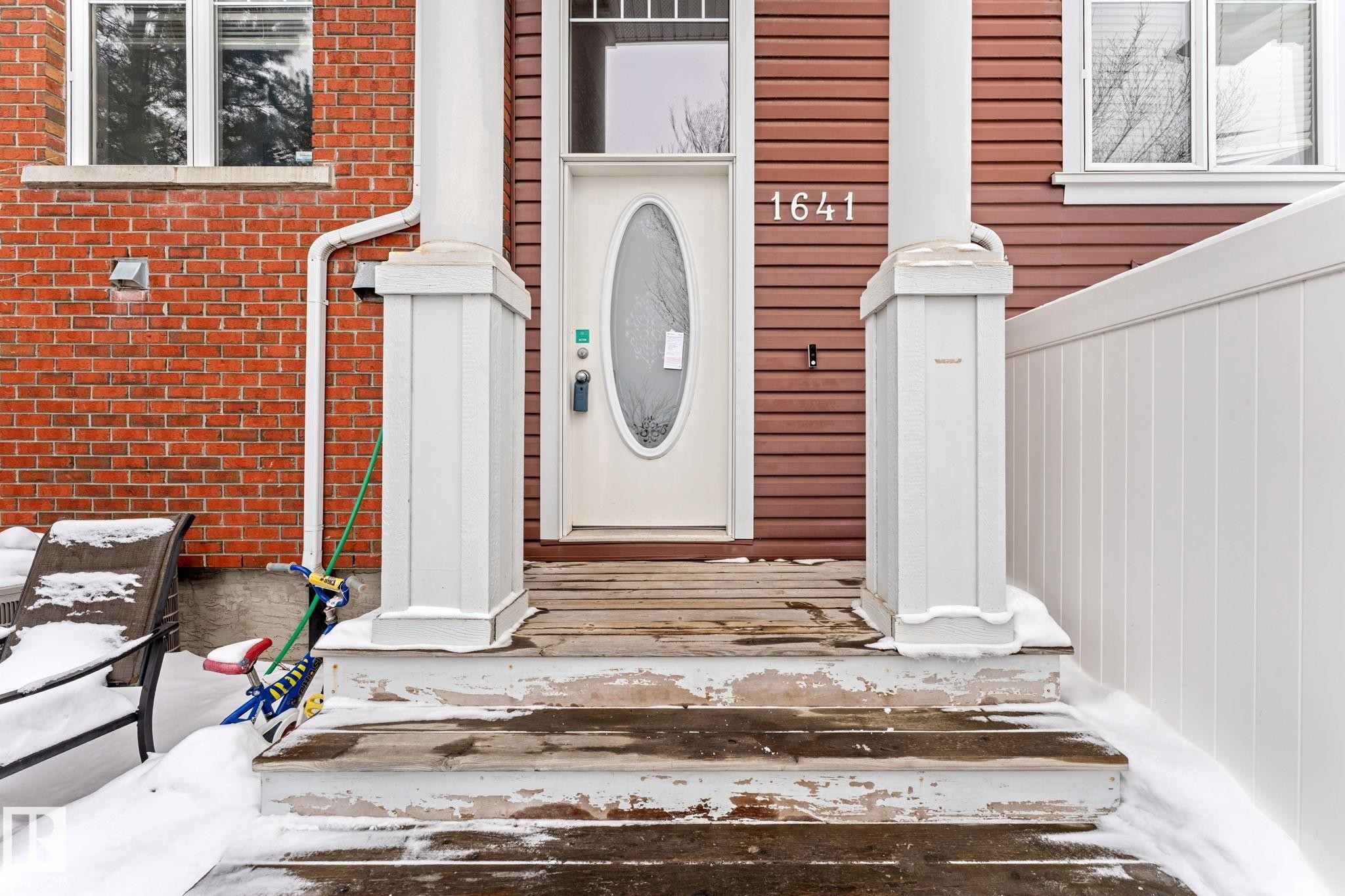 1641 Towne Centre Boulevard, Edmonton, AB - Outdoor