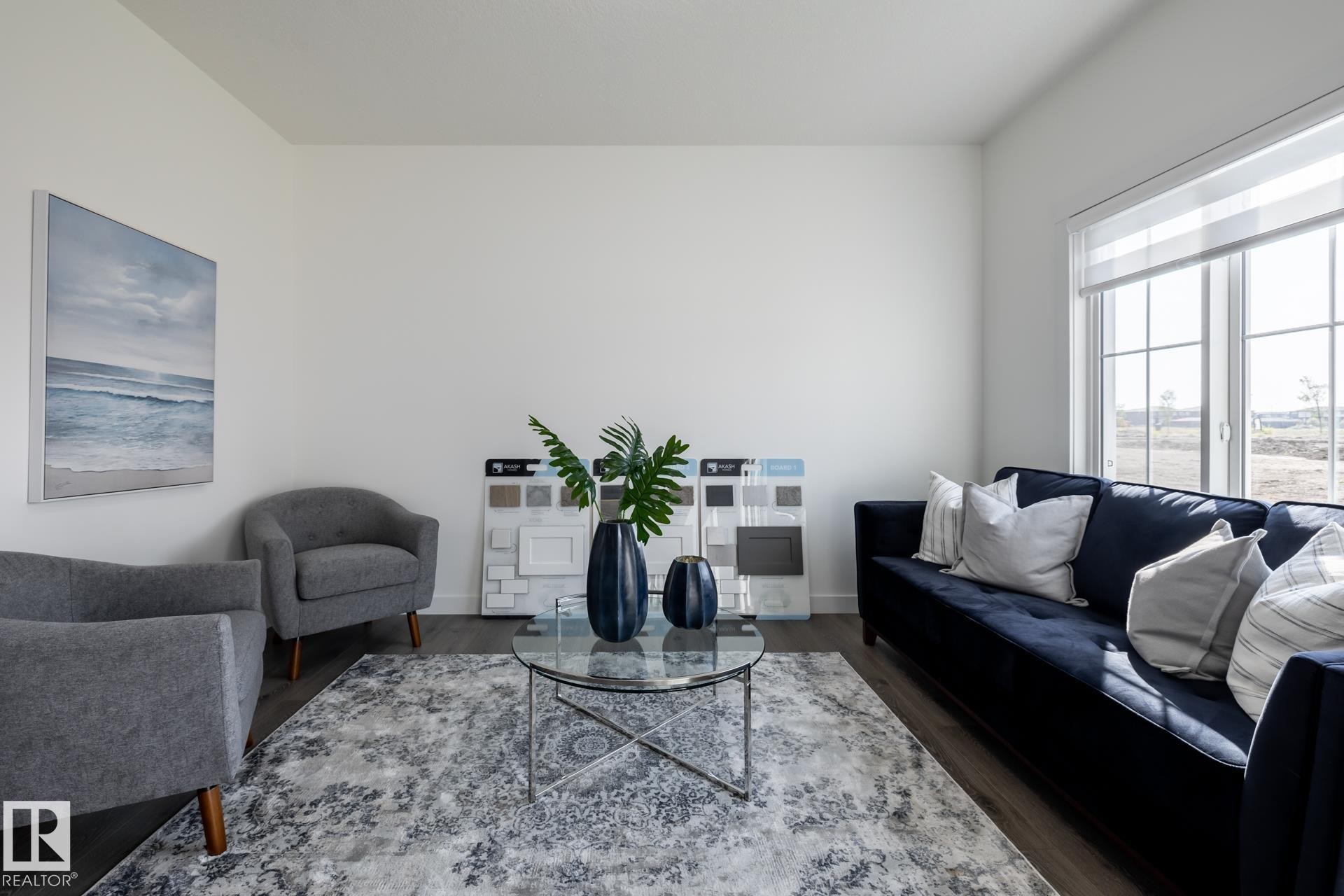 5226 Kinney Place, Edmonton, AB - Indoor Photo Showing Living Room