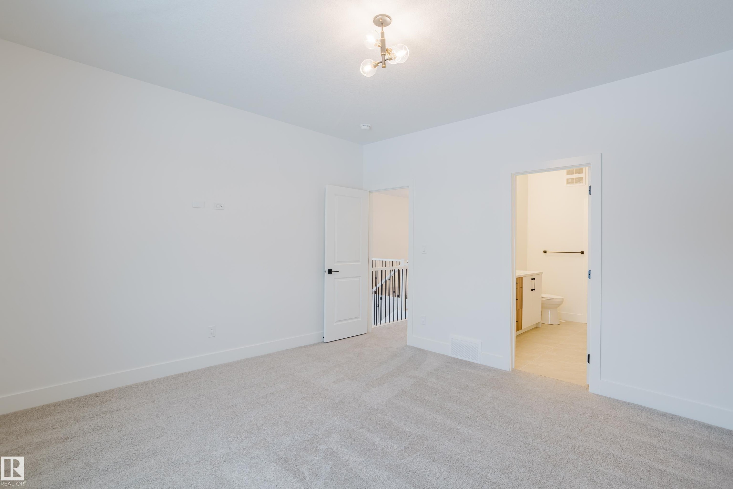 709 Elderberry Close, Edmonton, AB - Indoor Photo Showing Other Room