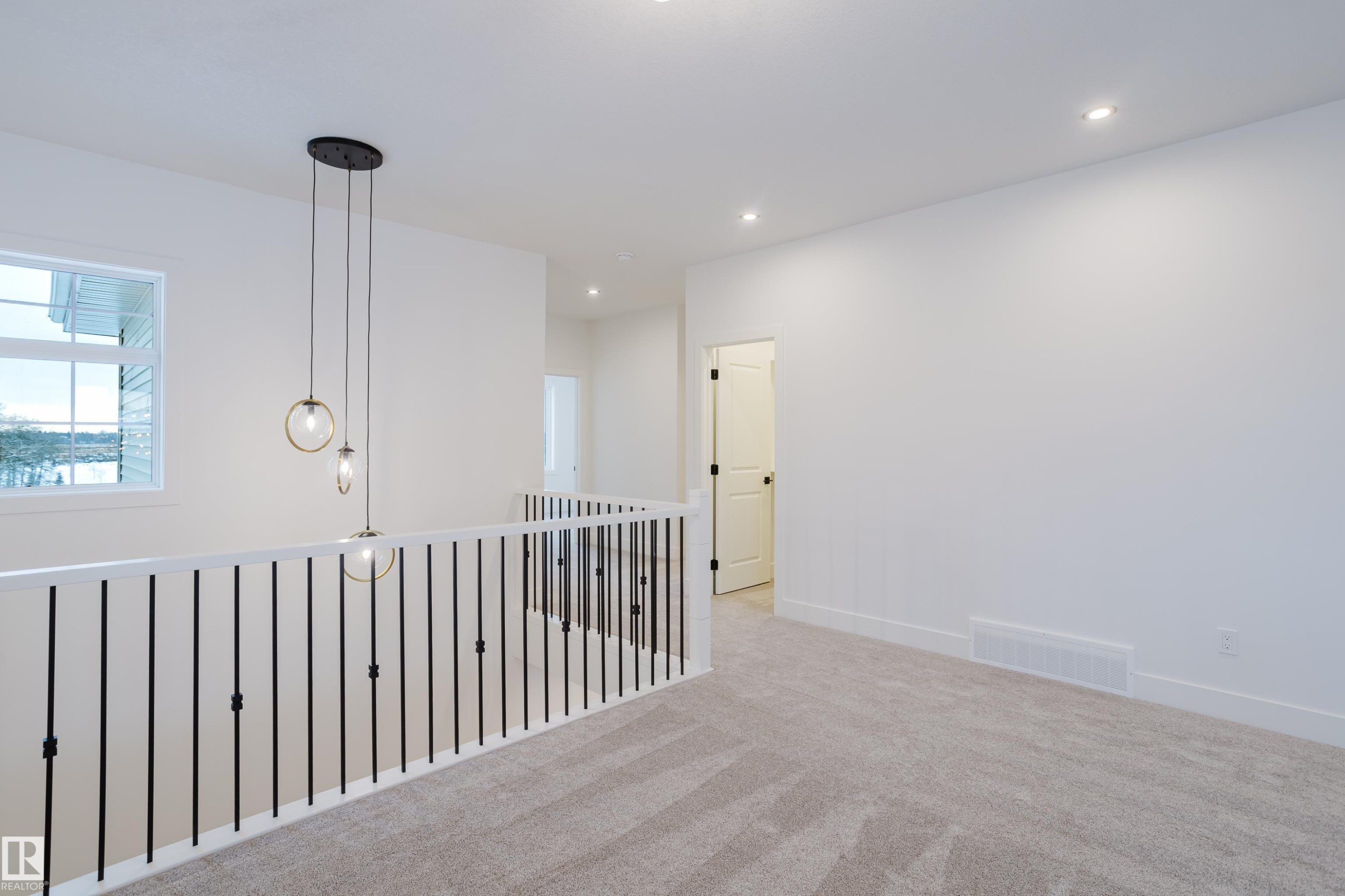 709 Elderberry Close, Edmonton, AB - Indoor Photo Showing Other Room